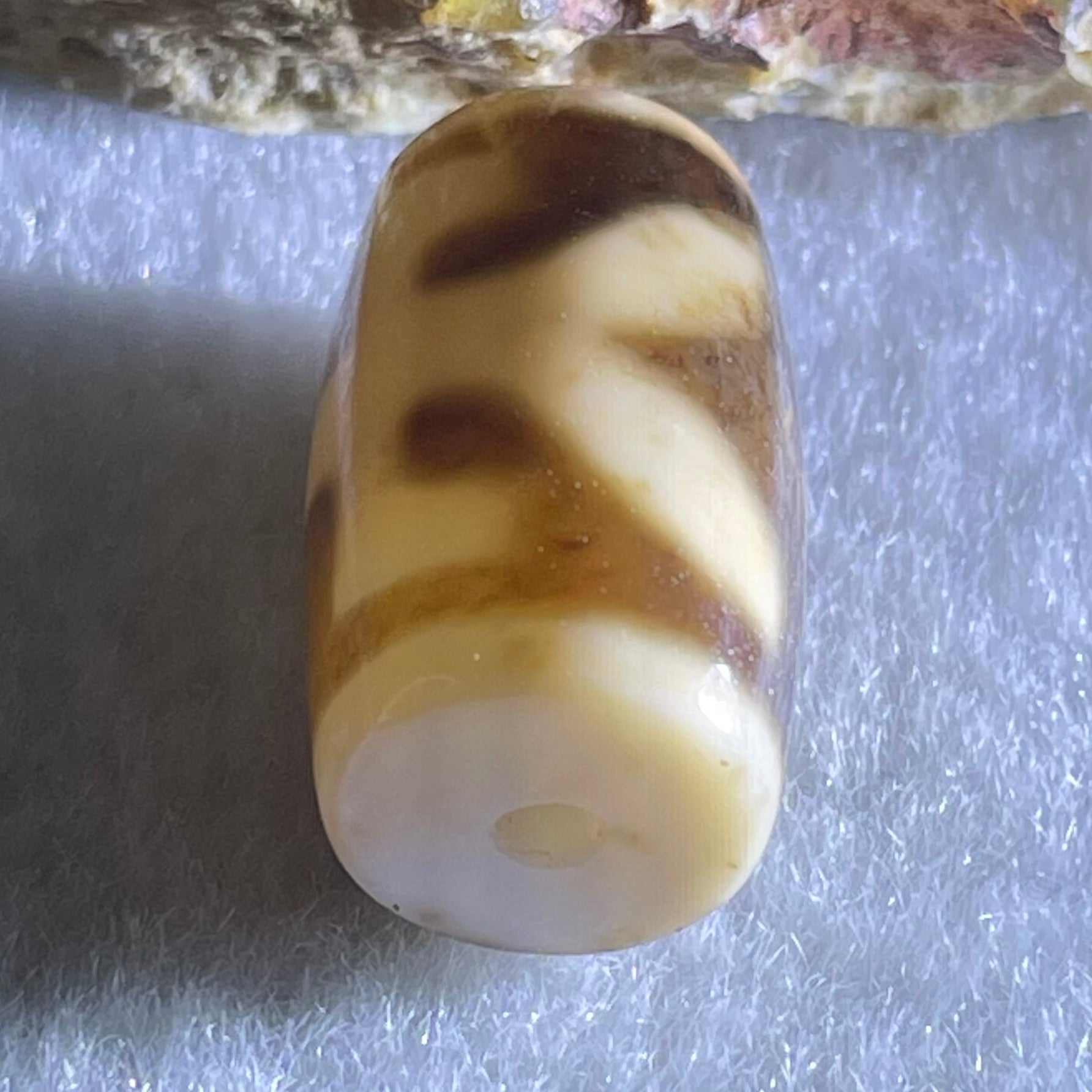 Natural Powerful Tibetan Old Oily Agate Patina Guiren Tairen Human Dzi Bead Totem Amulet Heavenly Master (Tian Zhu) 贵人天诛 4.85g 20.1 by 11.8mm - Huangs Jadeite and Jewelry Pte Ltd