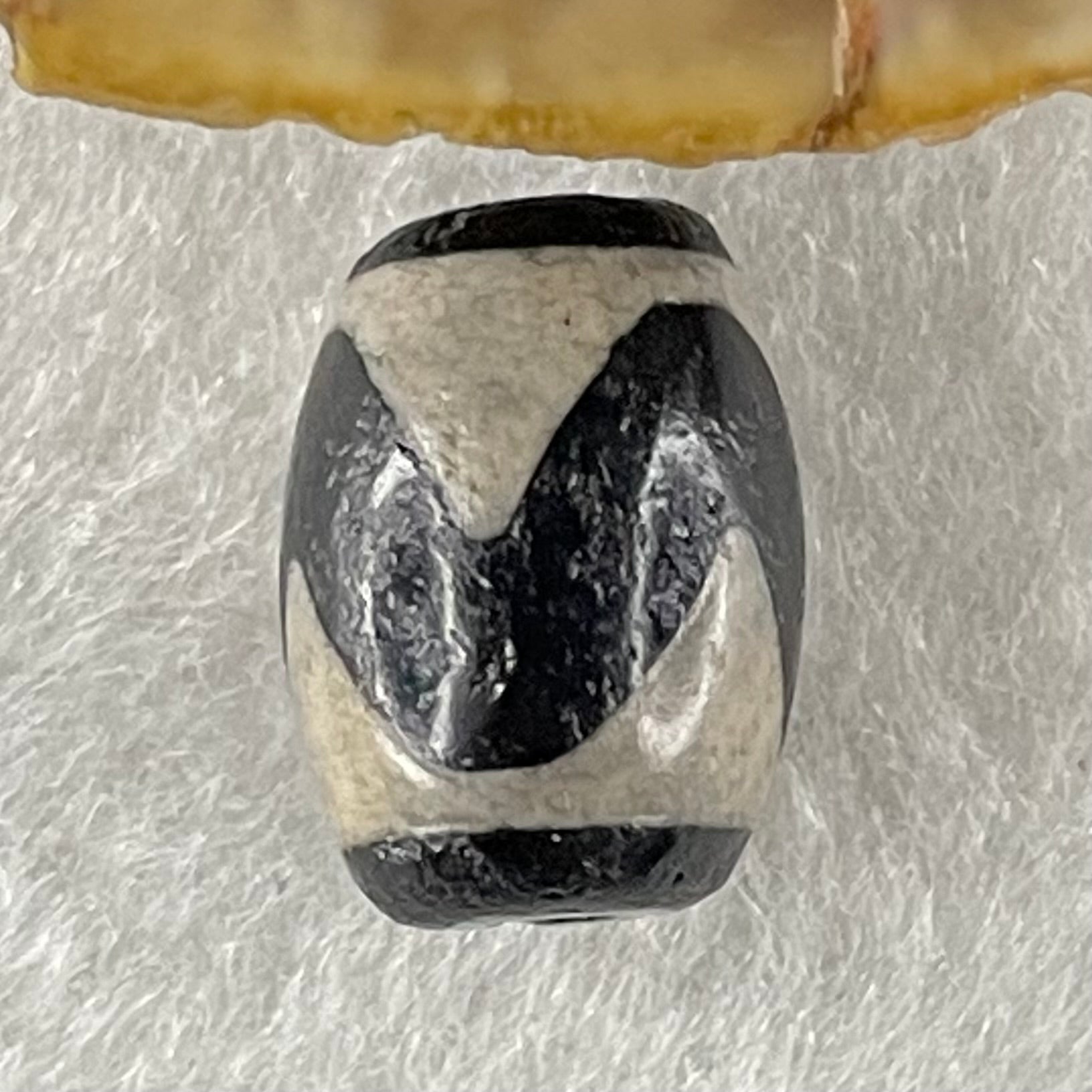 Natural Powerful Tibetan Old Oily Agate Tiger Tooth Daluo Dzi Bead Heavenly Master (Tian Zhu) 2.20g 14.0 by 10.3mm - Huangs Jadeite and Jewelry Pte Ltd