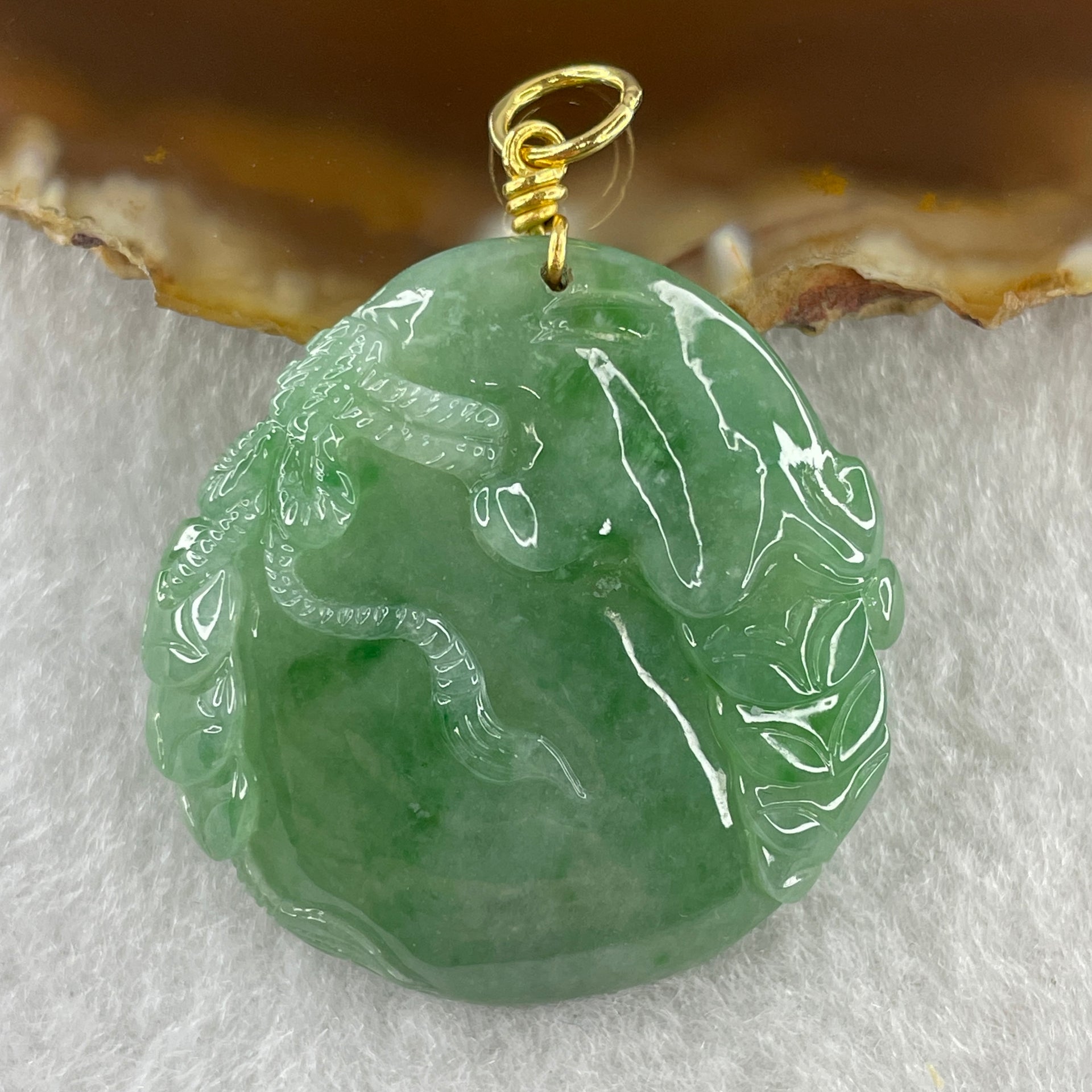 916 22K Yellow Gold Type A Natural Green with Emerald Green Spots Jadeite Money Bag with Coins Pendant 13.22g 33.1 by 32.6 by 6.7mm - Huangs Jadeite and Jewelry Pte Ltd