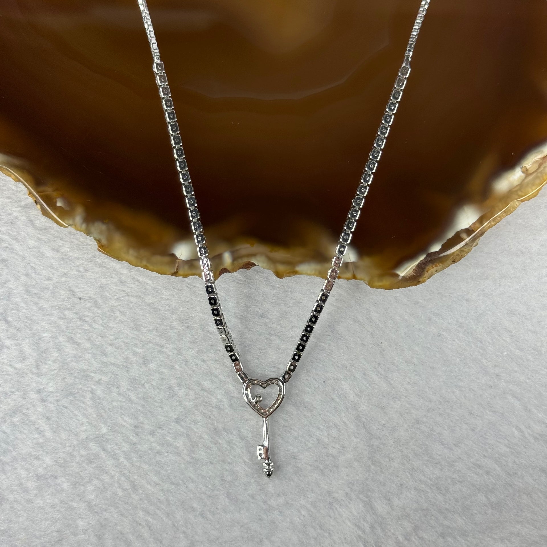 Clear Crystals in Sliver Necklace 6.35g 2.2 by 1.2mm - Huangs Jadeite and Jewelry Pte Ltd