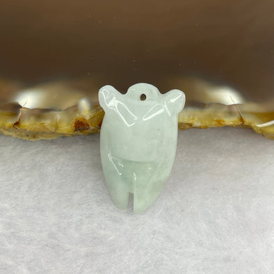 Type A Light Green Jadeite Cicada 22.1 by 13.9 by 6.7mm 2.67g - Huangs Jadeite and Jewelry Pte Ltd