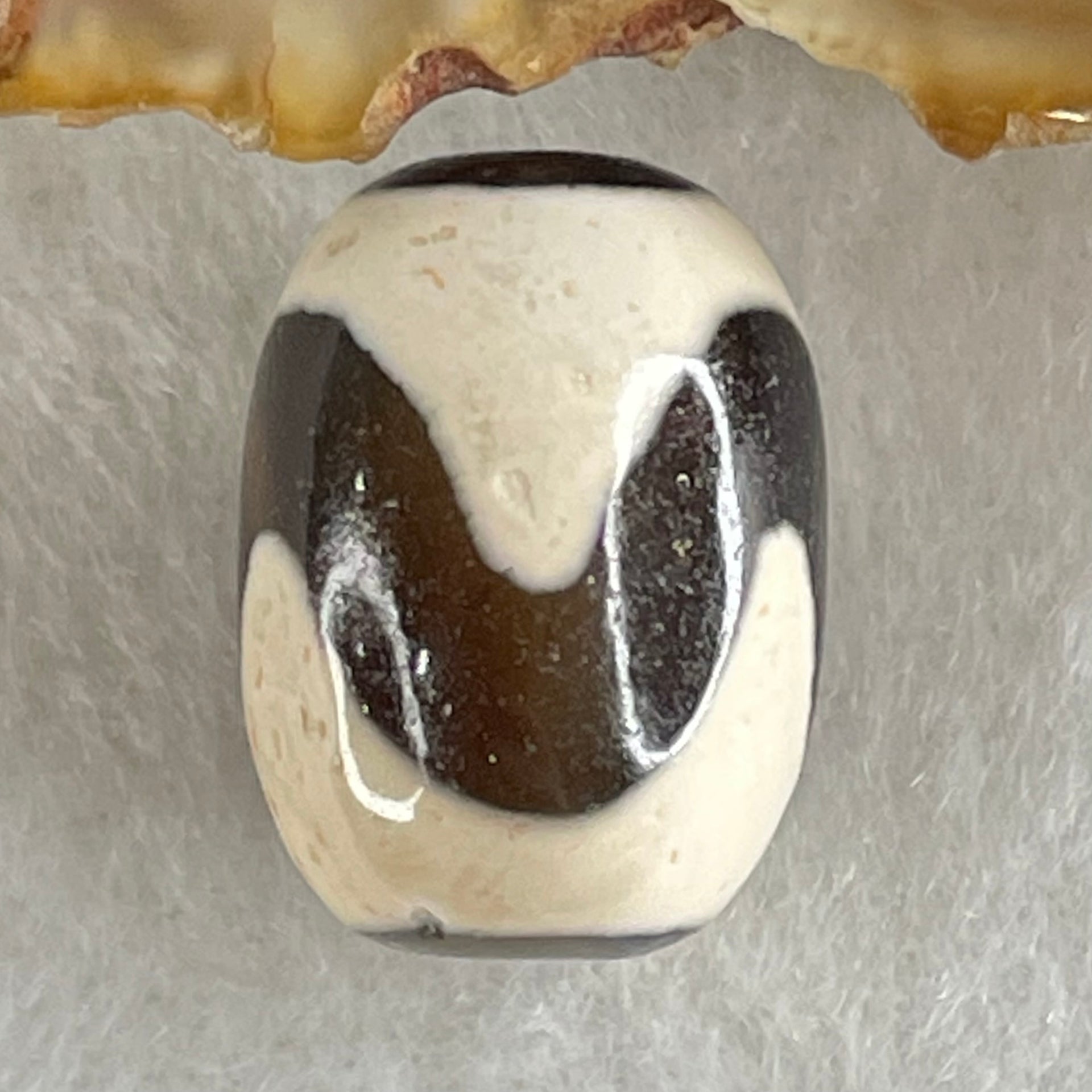 Natural Powerful Tibetan Old Oily Agate Tiger Tooth Daluo Dzi Bead Heavenly Master (Tian Zhu) 虎呀天诛 4.70g 17.7 by 13.2mm - Huangs Jadeite and Jewelry Pte Ltd