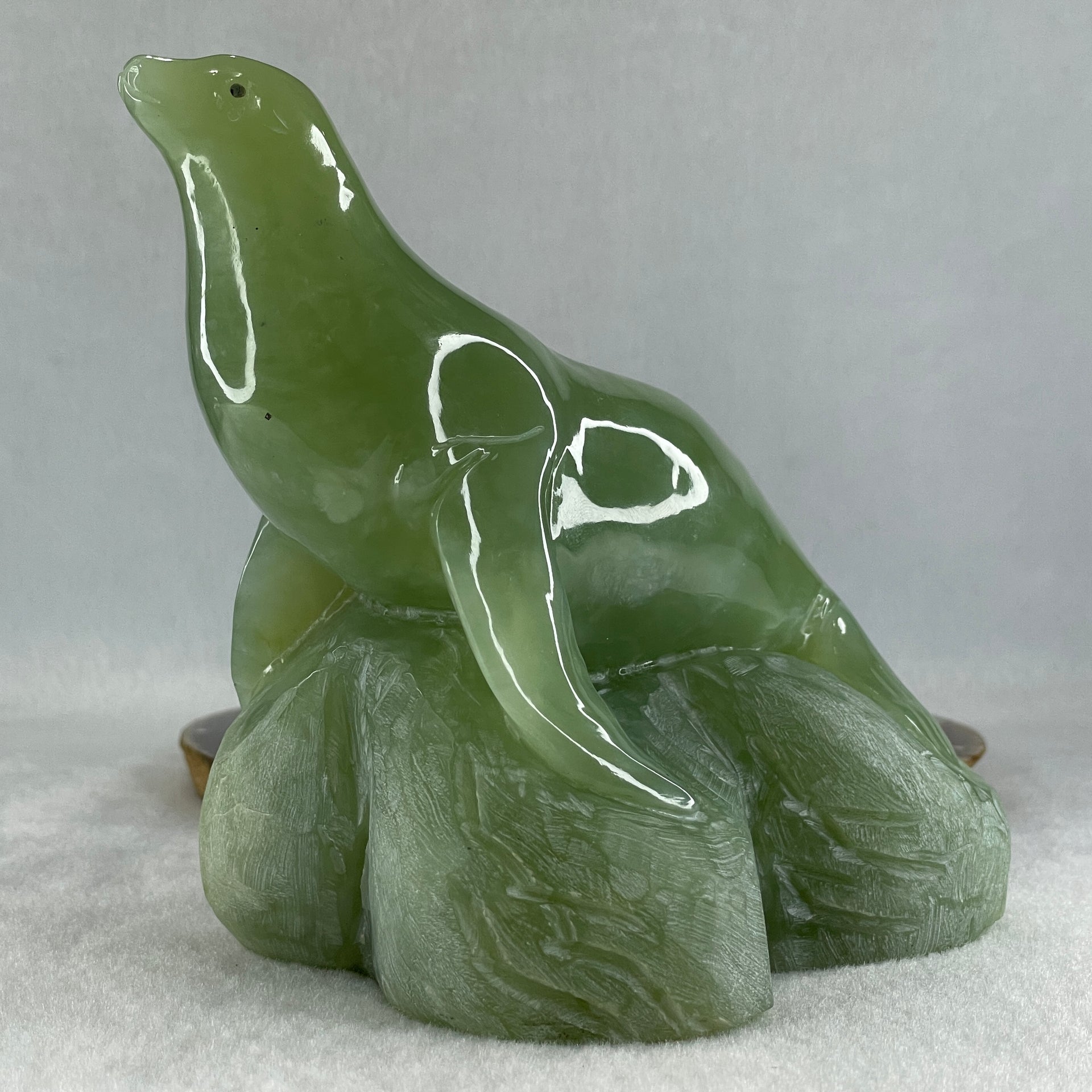 Natural Green Serpentine Seal Display 1,061.1g 132.0 by 88.0 by 123.0mm - Huangs Jadeite and Jewelry Pte Ltd