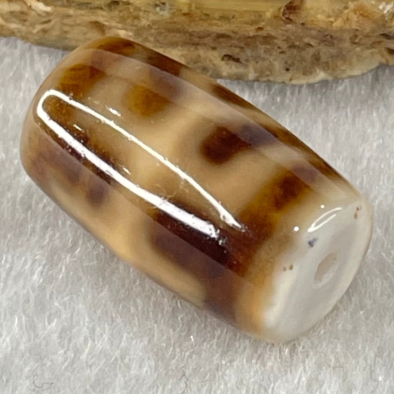 Natural Powerful Tibetan Old Oily Agate Patina Guiren Tairen Human Dzi Bead Totem Amulet Heavenly Master (Tian Zhu) 贵人天诛 4.87g 19.6 by 11.7mm - Huangs Jadeite and Jewelry Pte Ltd