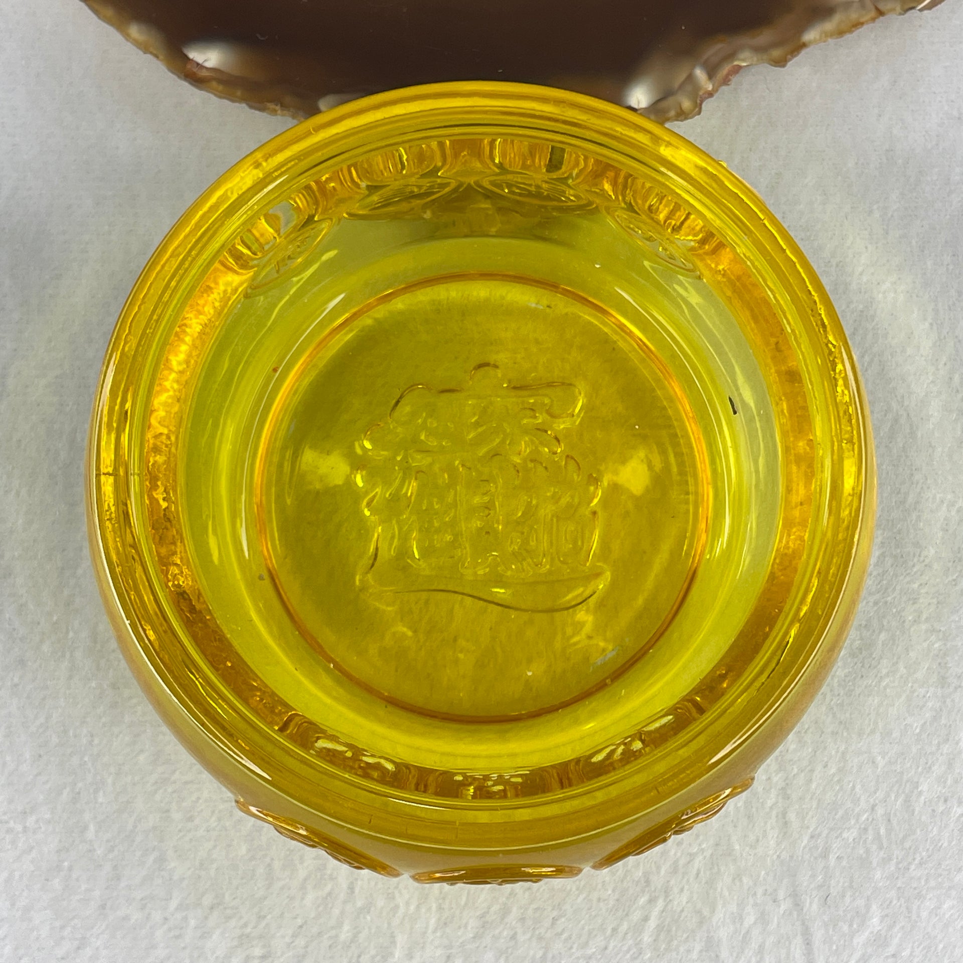 Yellow Liuli Wealth Pot with Ingot Yuan Bao Display Total Weight 648.22g 99.4 by 62.8mm - Huangs Jadeite and Jewelry Pte Ltd