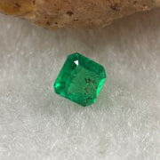 Natural Colombia Vivid Green Emerald (Beryl) Cut-Cornered Rectangular Step cut 0.41ct 4.4 by 4.1 by 3.2mm - Huangs Jadeite and Jewelry Pte Ltd