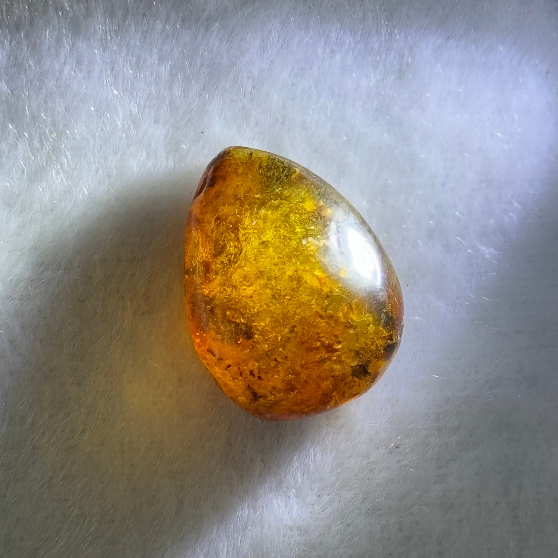Natural Amber for Setting 1.76g 22.2 by 16.6 by 8.3mm - Huangs Jadeite and Jewelry Pte Ltd