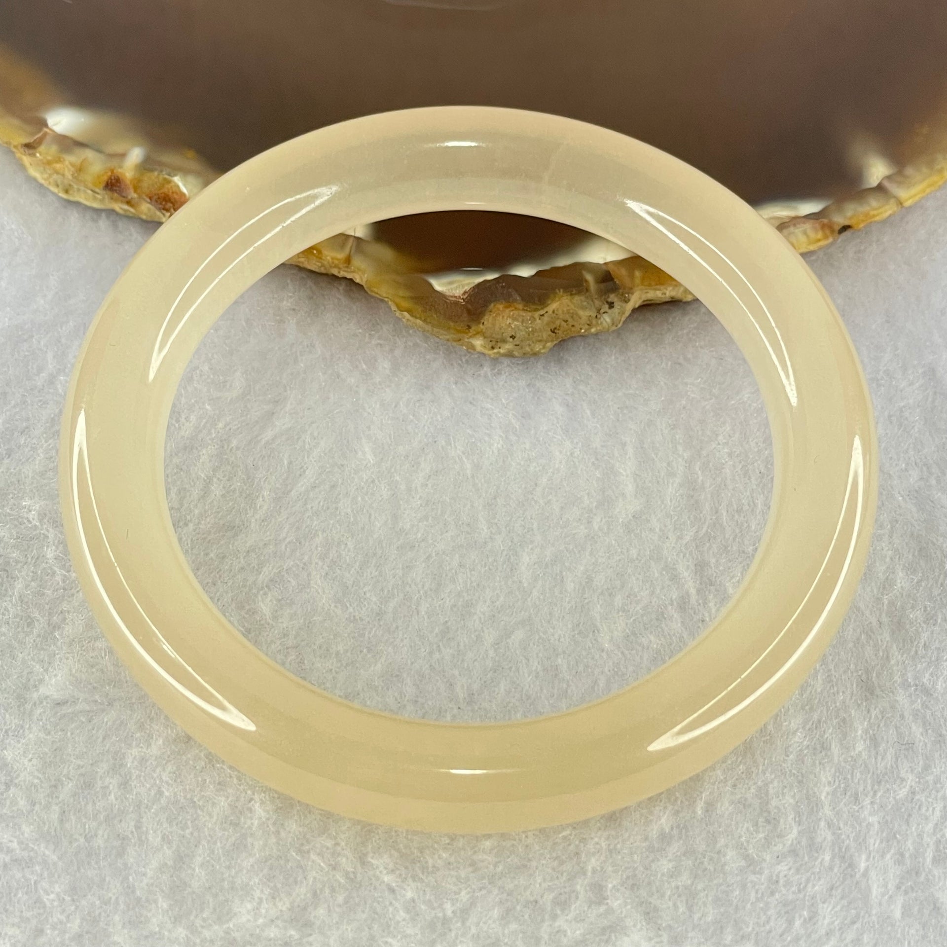 Natural Peach Color Agate Bangle Internal Diameter 56.5mm 43.63g 10.5 by 9.9mm (Close to Perfect) - Huangs Jadeite and Jewelry Pte Ltd