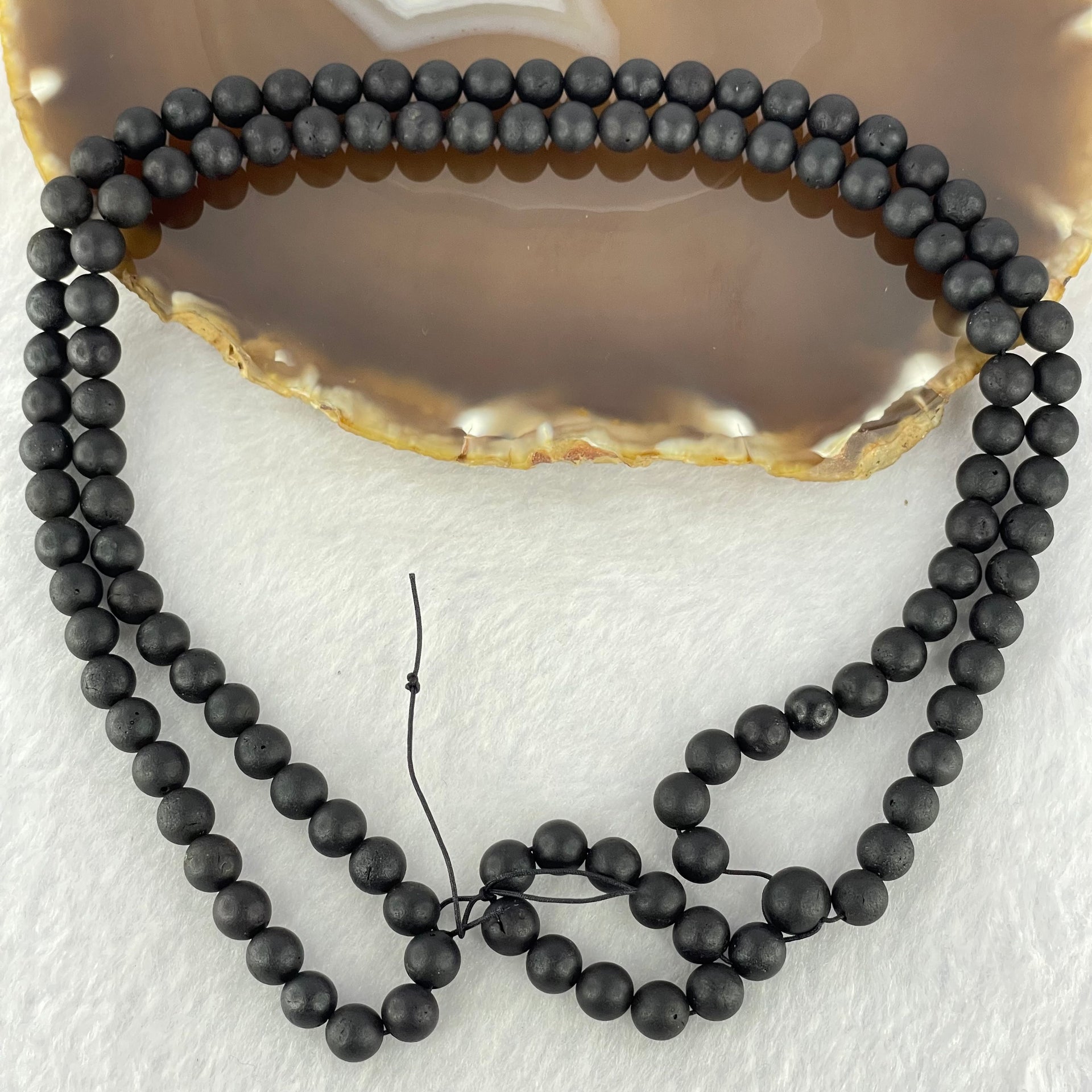 Natural Dark Matt Black Amber Beads Necklace 天然大黑天翁琥珀项链 20.59g 70cm 8.1mm 1 Bead 6.4mm 104 Beads - Huangs Jadeite and Jewelry Pte Ltd