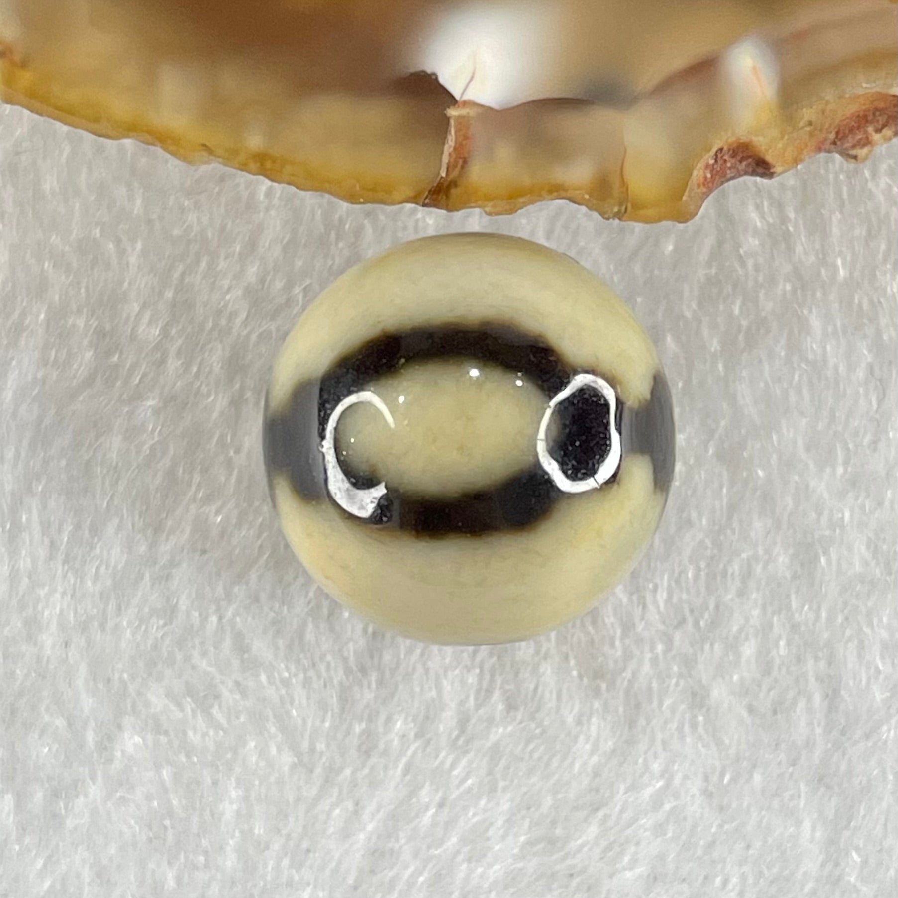 Natural Powerful Tibetan Old Oily Agate 3 Eyes Dzi Bead Heavenly Master (Tian Zhu) 三眼天诛 3.94g 14.2mm - Huangs Jadeite and Jewelry Pte Ltd