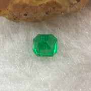 Natural Colombia Green Emerald (Beryl) Cut-Cornered Rectangular step cut 0.53ct 4.5 by 4.5 by 3.8mm - Huangs Jadeite and Jewelry Pte Ltd