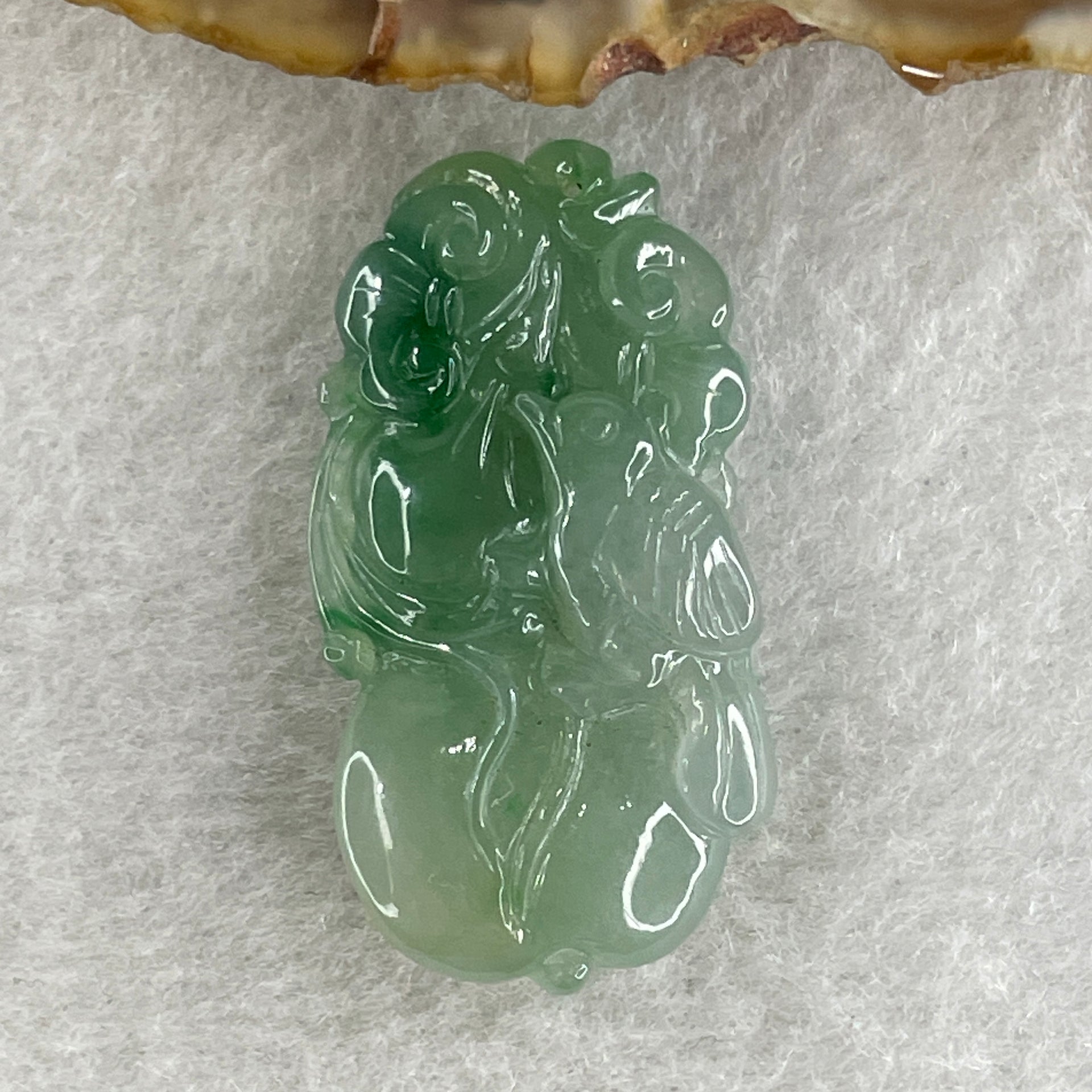 Natural Type A Jelly Green with Faint Green Jadeite Bird on Hulu and Ruyi Pendant 6.79g 34.1 by 18.0 by 6.8mm - Huangs Jadeite and Jewelry Pte Ltd