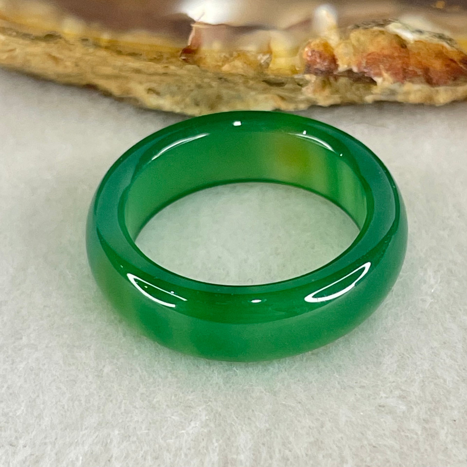 Natural Green Chalcedony Ring 2.55g 6.9 by 3.4mm US6.7 HK14.5 - Huangs Jadeite and Jewelry Pte Ltd
