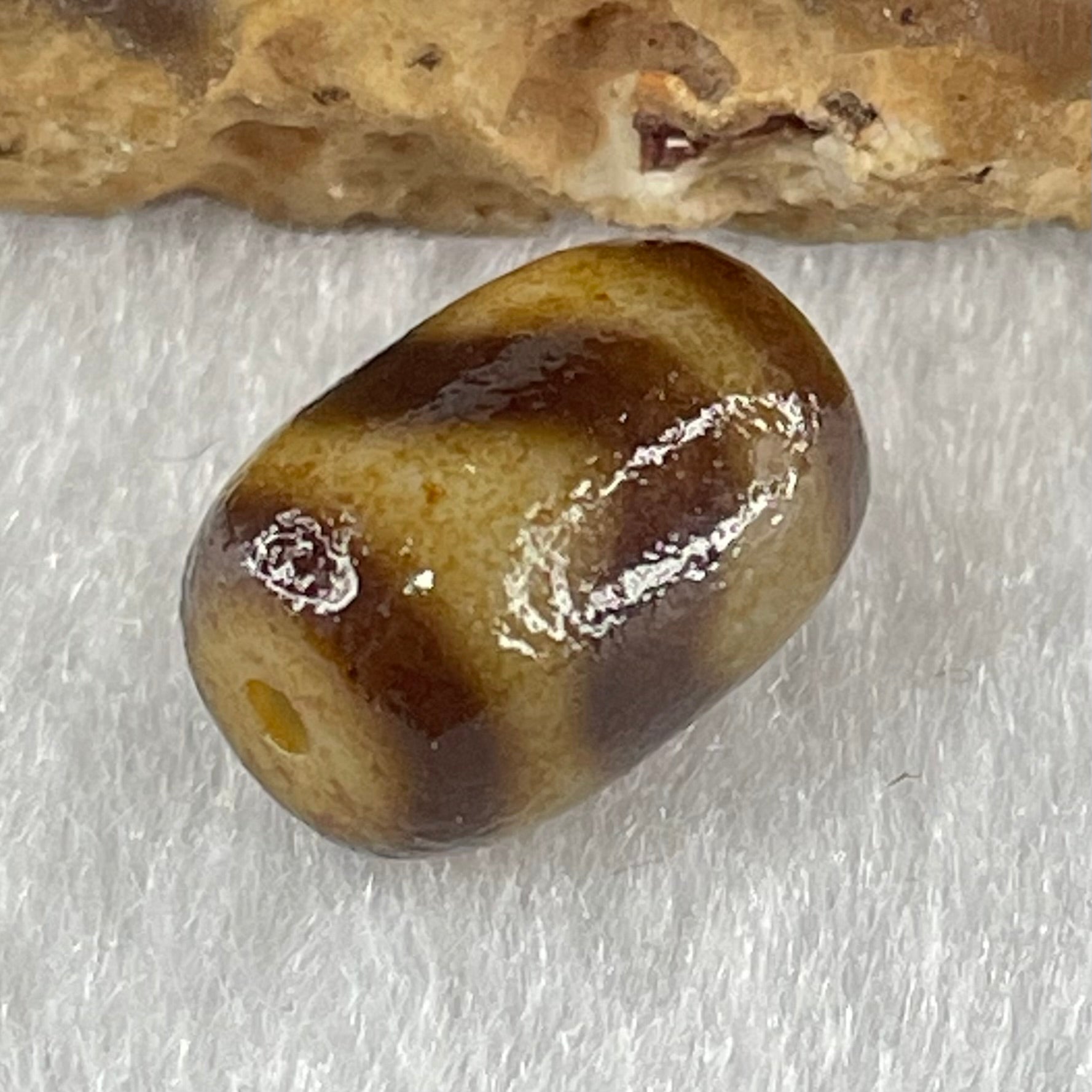 Natural Powerful Tibetan Old Oily Agate Tiger Tooth Daluo Dzi Bead Heavenly Master (Tian Zhu) 1.54g 12.1 by 8.7mm - Huangs Jadeite and Jewelry Pte Ltd