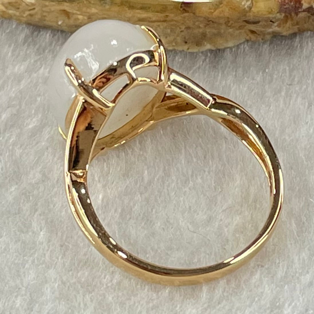 Natural White Nephrite in 18K Rose Gold Ring 4.29g 14.2 by 11.3 by 7.5mm US6.2 HK13.5 - Huangs Jadeite and Jewelry Pte Ltd