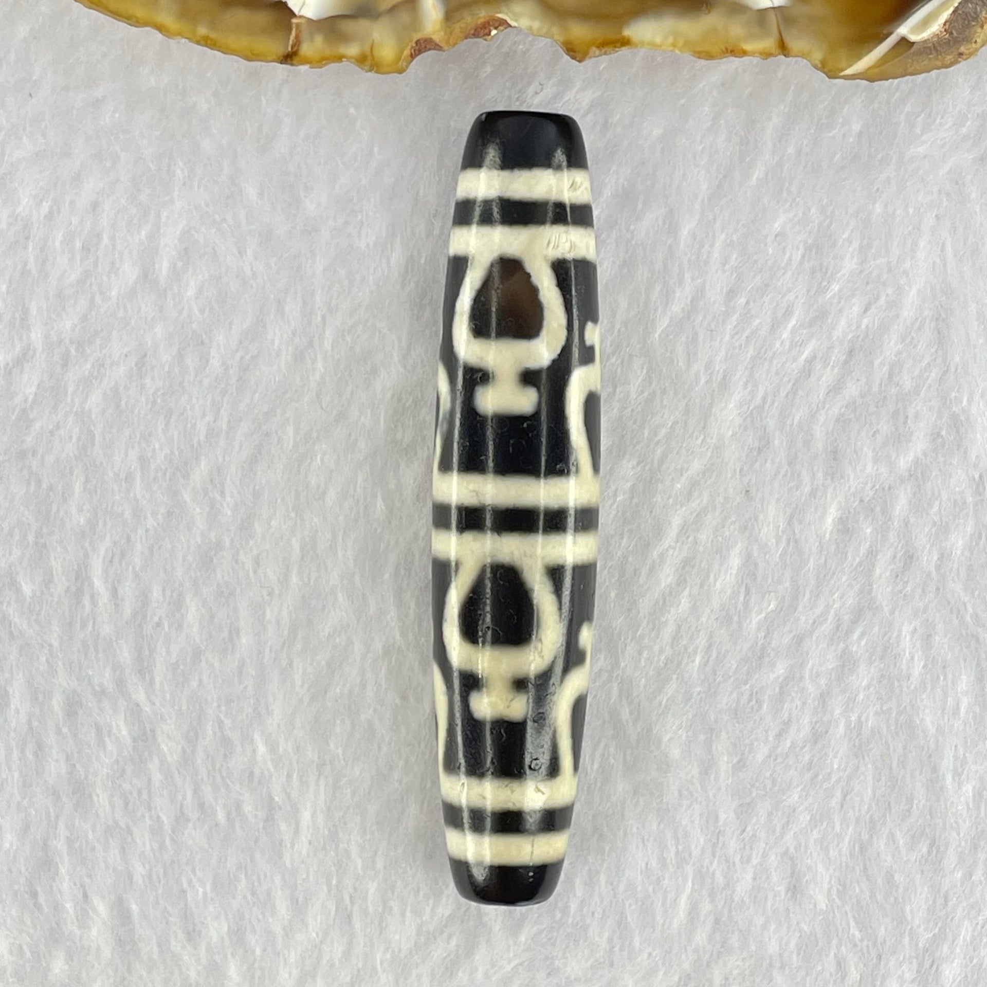Natural Powerful Tibetan Old Oily Agate 8 Nectar Vessel Dzi Bead Heavenly Master (Tian Zhu) 花蜜容器眼天珠 14.98g 59.8 by 13.1mm - Huangs Jadeite and Jewelry Pte Ltd