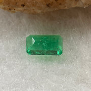 Natural Colombia Vivid Green Emerald (Beryl) Cut-Cornered Rectangle Step cut 0.45ct 5.7 by 3.6 by 2.5mm - Huangs Jadeite and Jewelry Pte Ltd