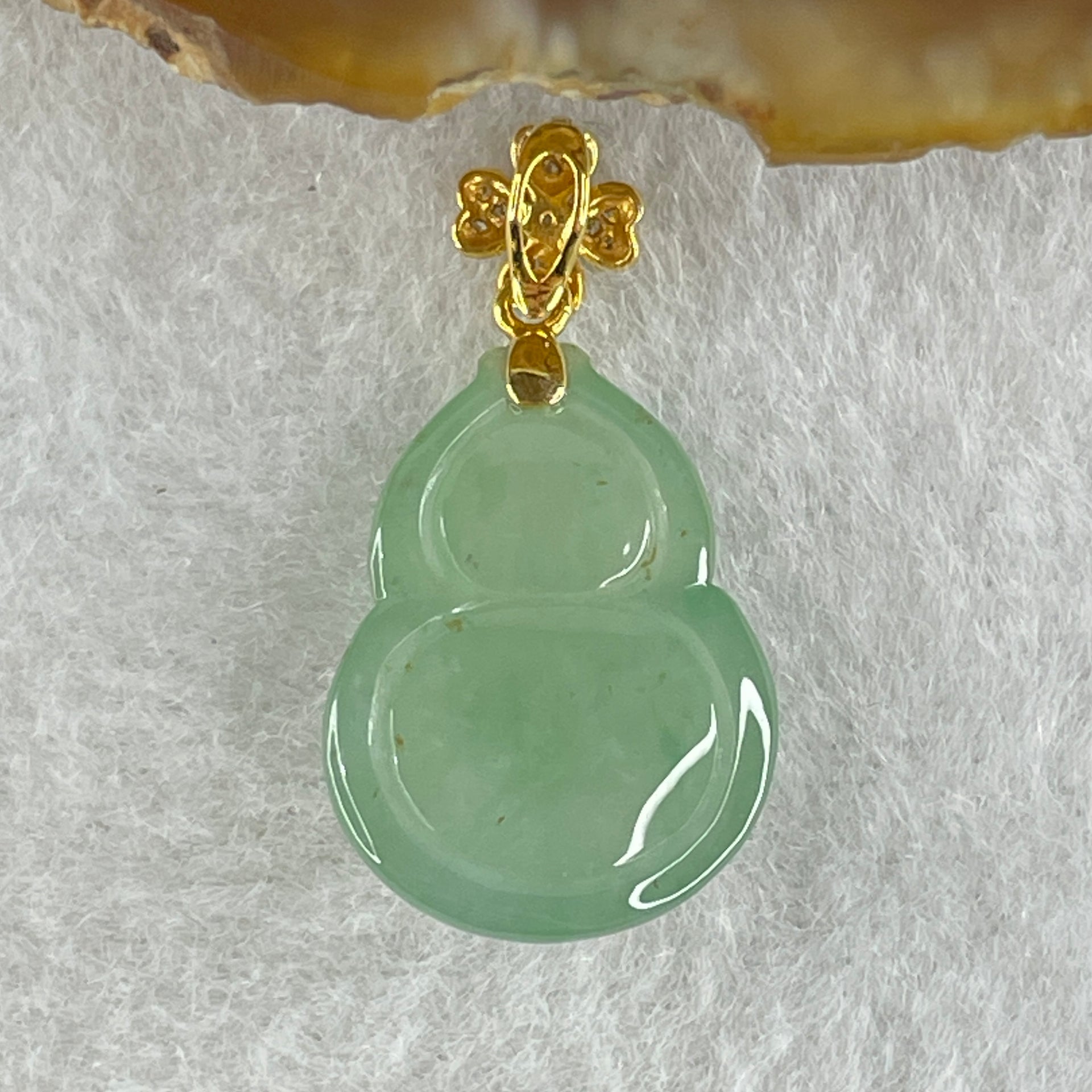 Tye A Natural Icy Green Jadeite Hulu in 18K 750 Yellow Gold and Diamonds Clasp Pendant 2.53g 17.5 by 13.5 by 5.9mm - Huangs Jadeite and Jewelry Pte Ltd