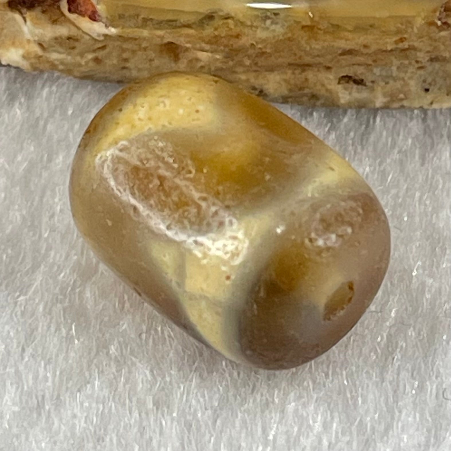 Natural Powerful Tibetan Old Oily Agate Tiger Tooth Daluo Dzi Bead Heavenly Master (Tian Zhu) 虎呀天诛 2.38g 13.6 by 10.3mm - Huangs Jadeite and Jewelry Pte Ltd