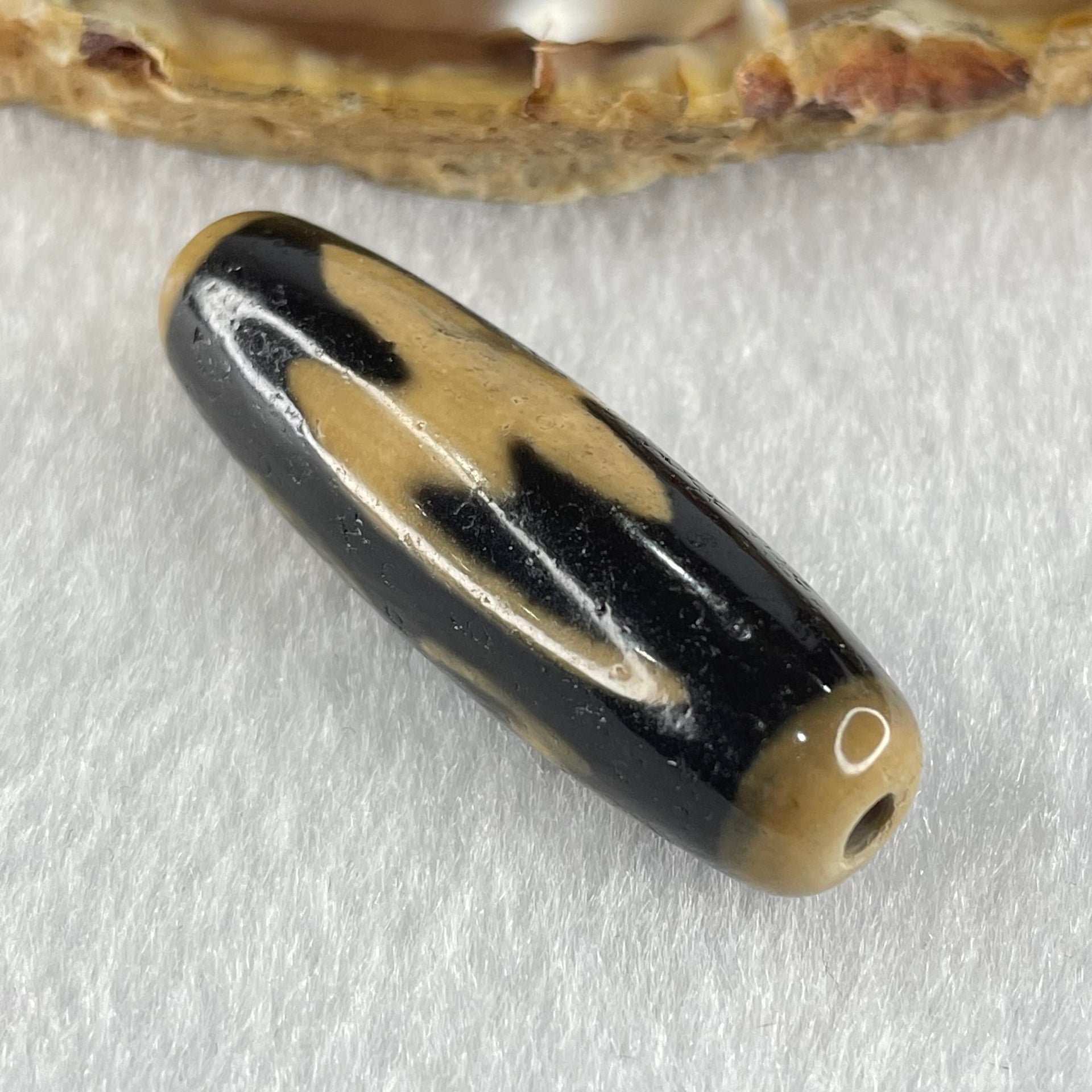 Natural Powerful Tibetan Old Oily Agate 5 Bats Dzi Bead Heavenly Master (Tian Zhu) 五个蝙蝠天诛 8.26g 38.2 by 11.9mm - Huangs Jadeite and Jewelry Pte Ltd