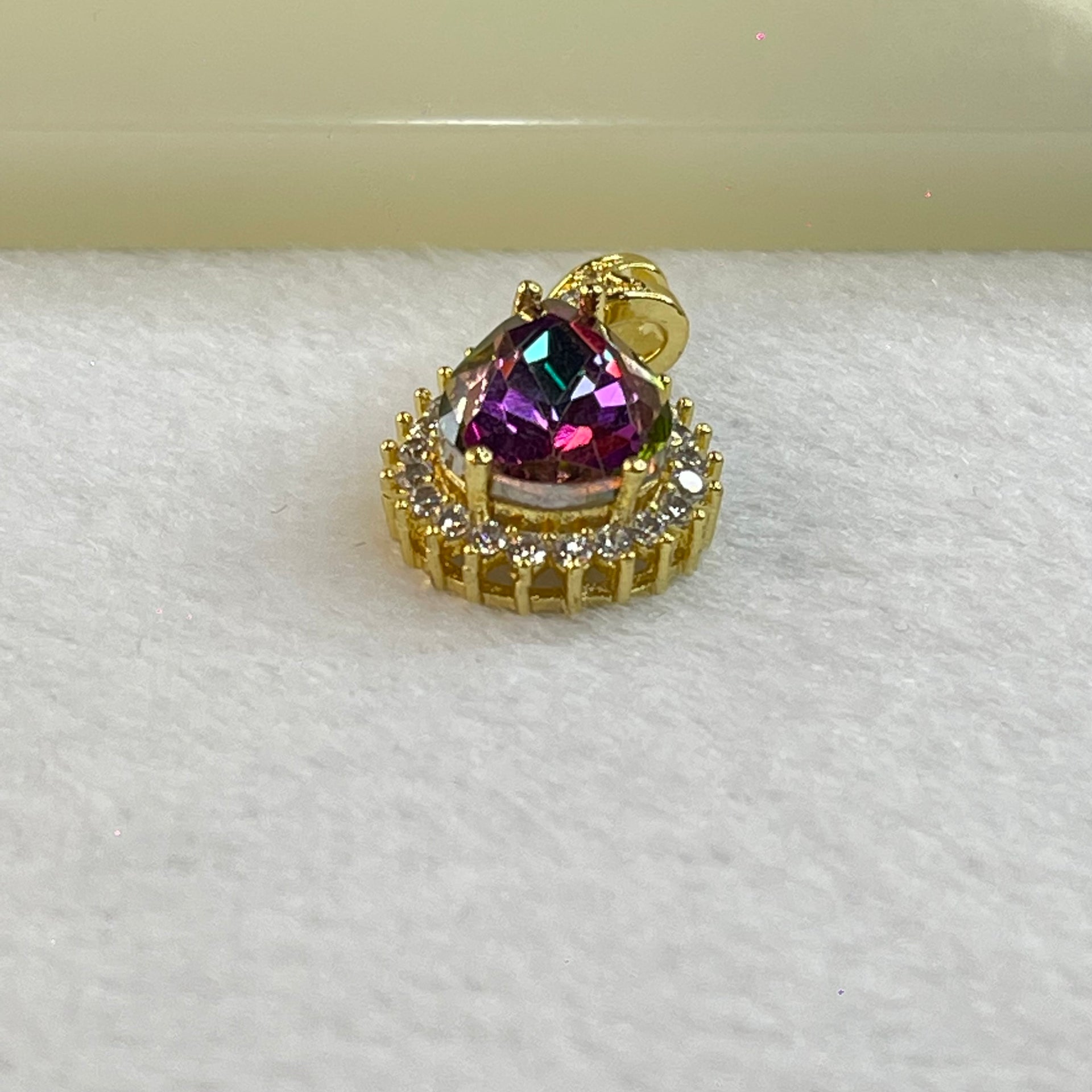 Purple Green and Colourless Crystals in Gold Colour Pendent 2.90g 13.9 by 9.3 by 4.4mm - Huangs Jadeite and Jewelry Pte Ltd