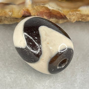 Natural Powerful Tibetan Old Oily Agate Tiger Tooth Daluo Dzi Bead Heavenly Master (Tian Zhu) 虎呀天诛 4.62g 17.6 by 13.1mm - Huangs Jadeite and Jewelry Pte Ltd