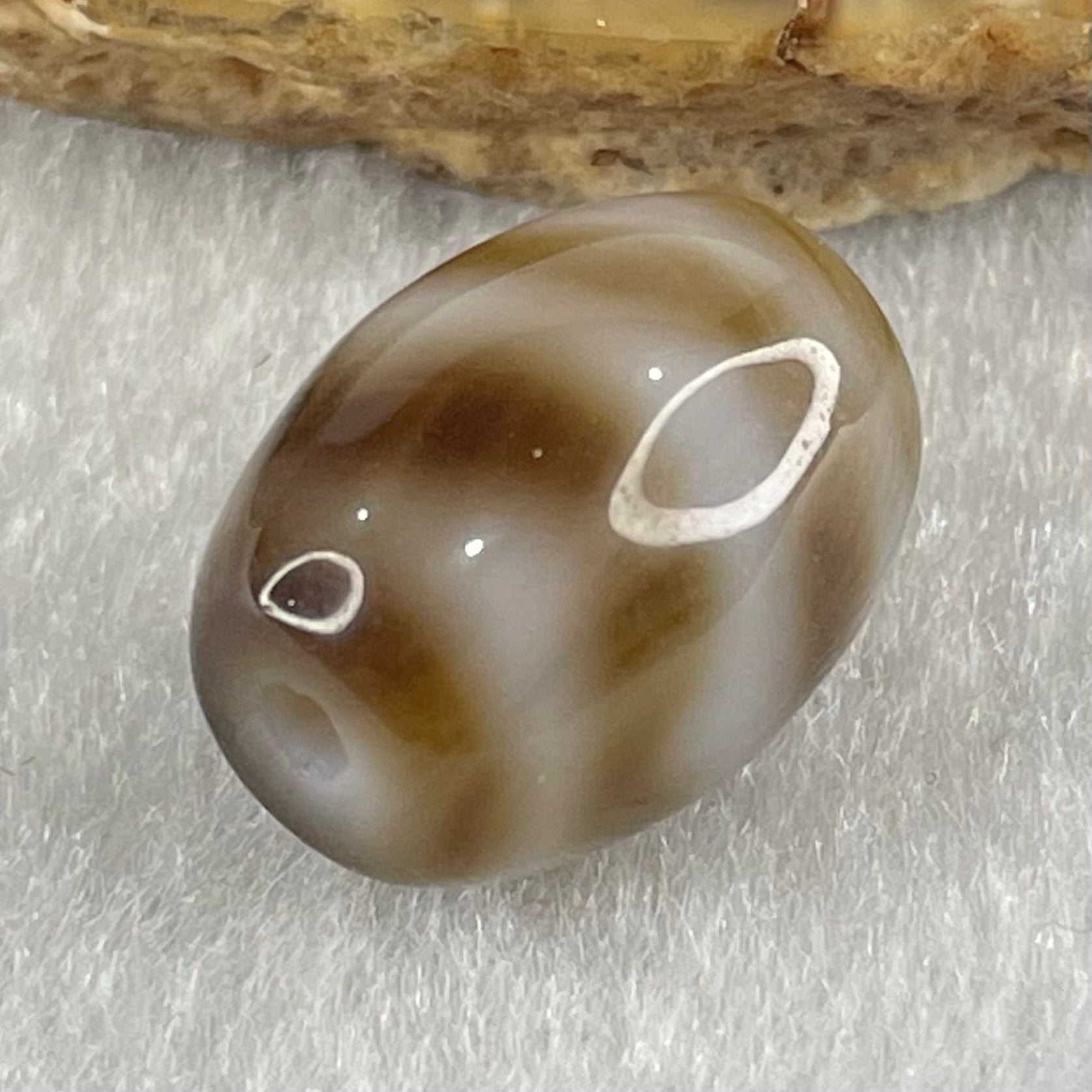 Natural Powerful Tibetan Old Oily Agate Double Tiger Tooth Daluo Dzi Bead Heavenly Master (Tian Zhu) 虎呀天诛 3.22g 15.5 by 11.9mm - Huangs Jadeite and Jewelry Pte Ltd