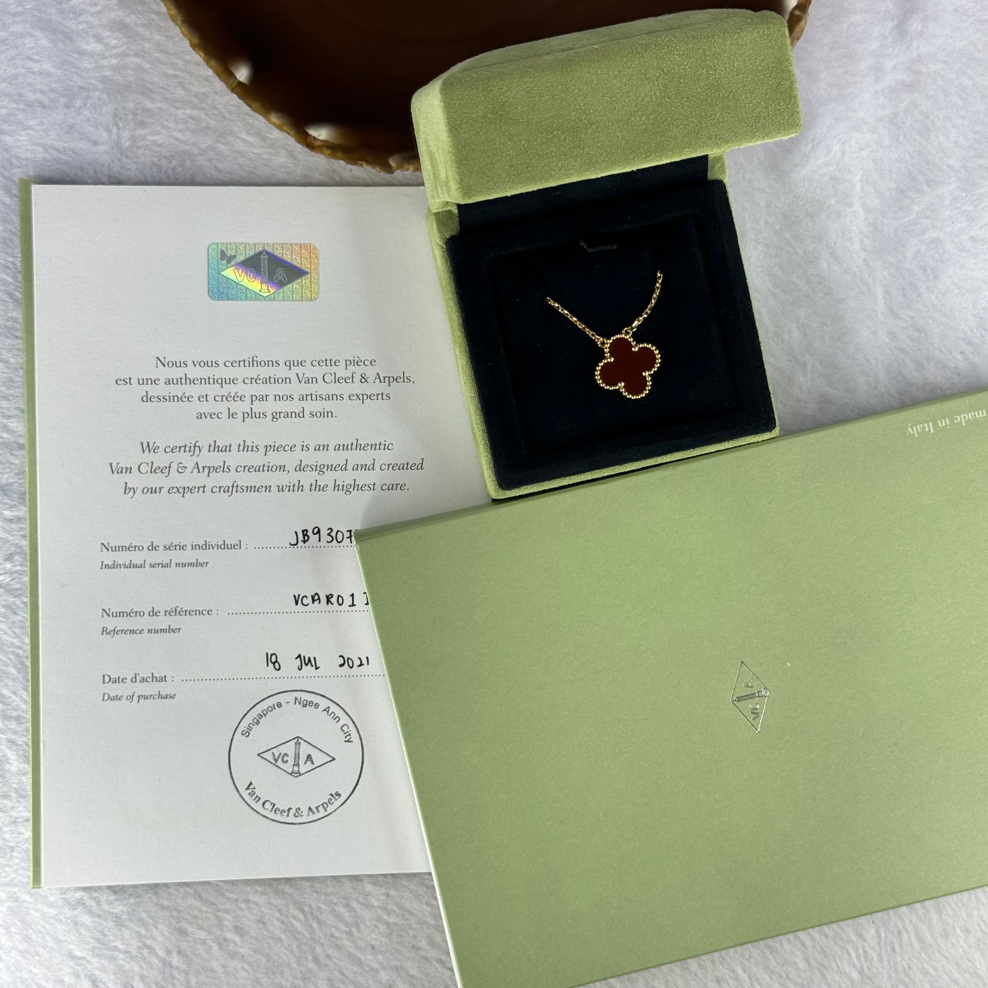 (Pre-Love) Van Cleef & Arpels VCA Vintage Alhambra Pendant Necklace 18K yellow gold Carnelian 5.46g 42cm - Huangs Jadeite and Jewelry Pte Ltd