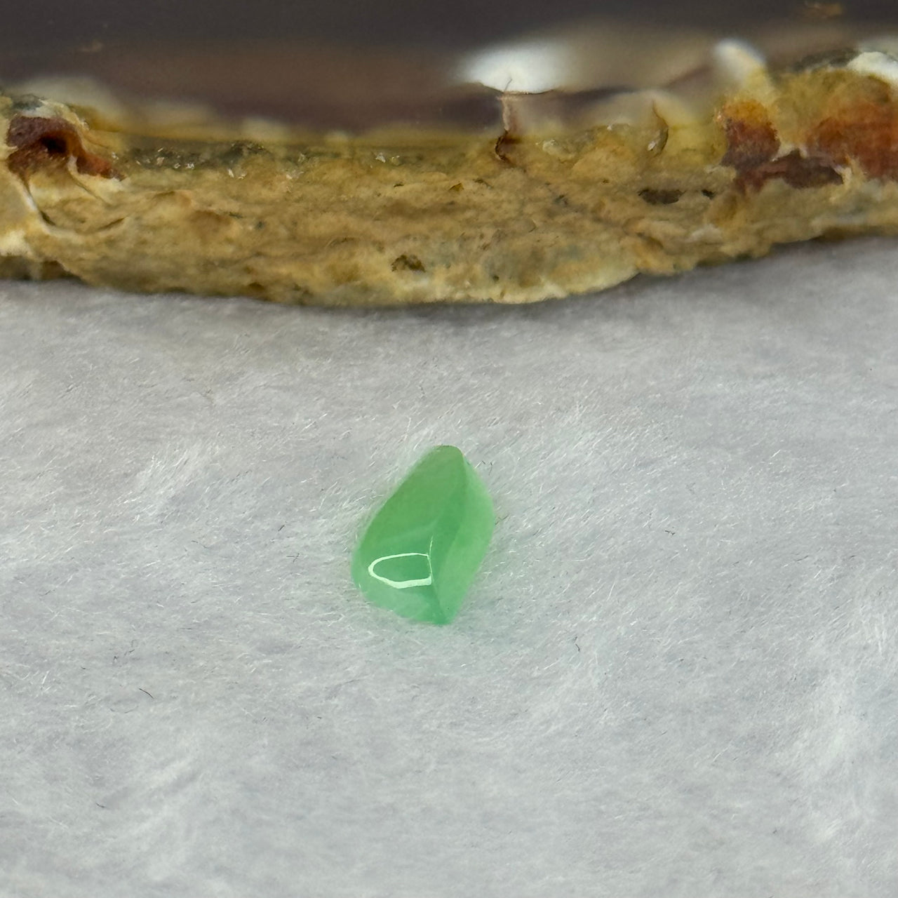 Type A ICY Apple Green Jadeite Jade Stone For Setting 1.00ct 9.8 by 4.4 by 2.6mm - Huangs Jadeite and Jewelry Pte Ltd
