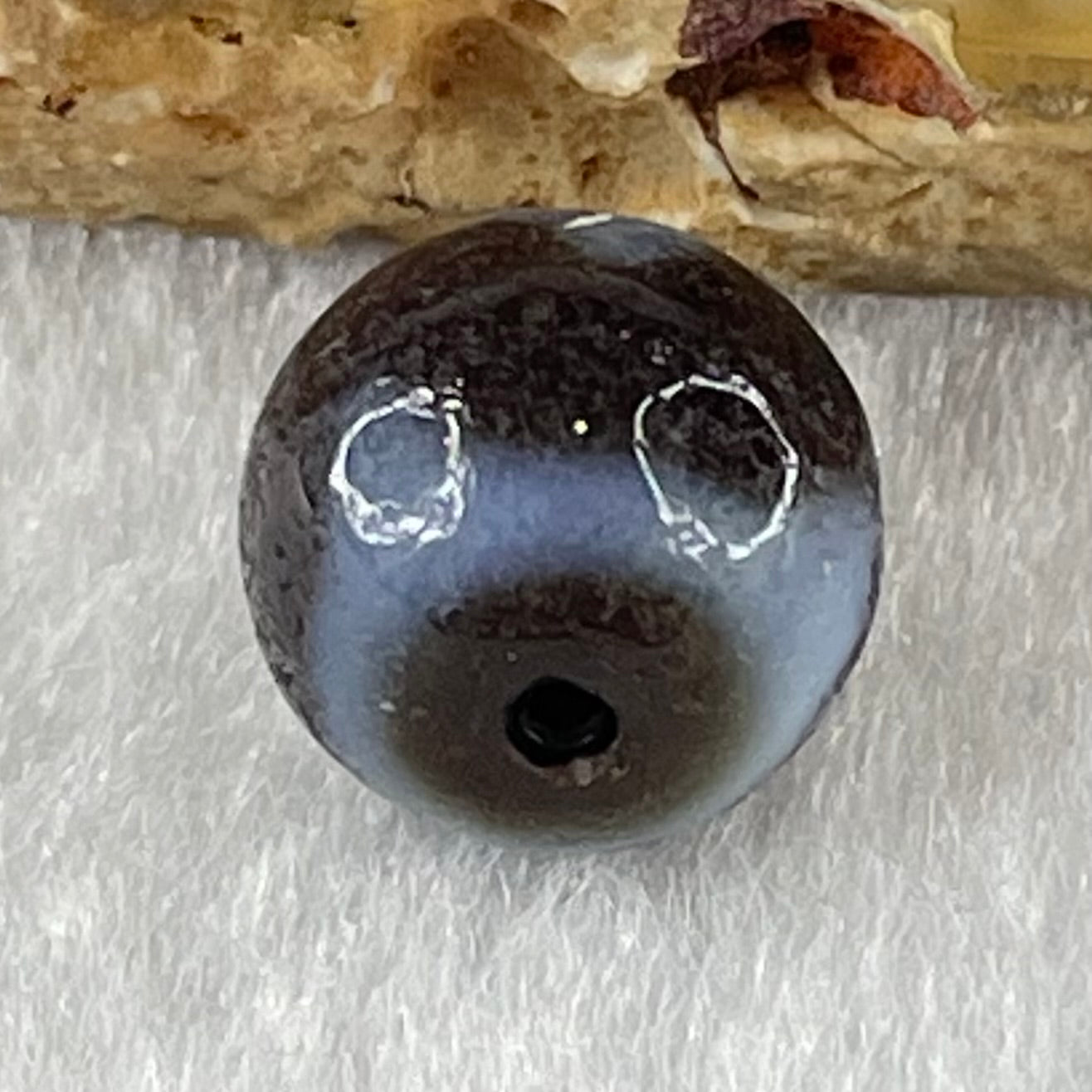 Natural Powerful Tibetan Old Oily Agate Tiger Tooth Daluo Dzi Bead Heavenly Master (Tian Zhu) 虎呀天诛 1.45g 9.8 by 10.3mm - Huangs Jadeite and Jewelry Pte Ltd