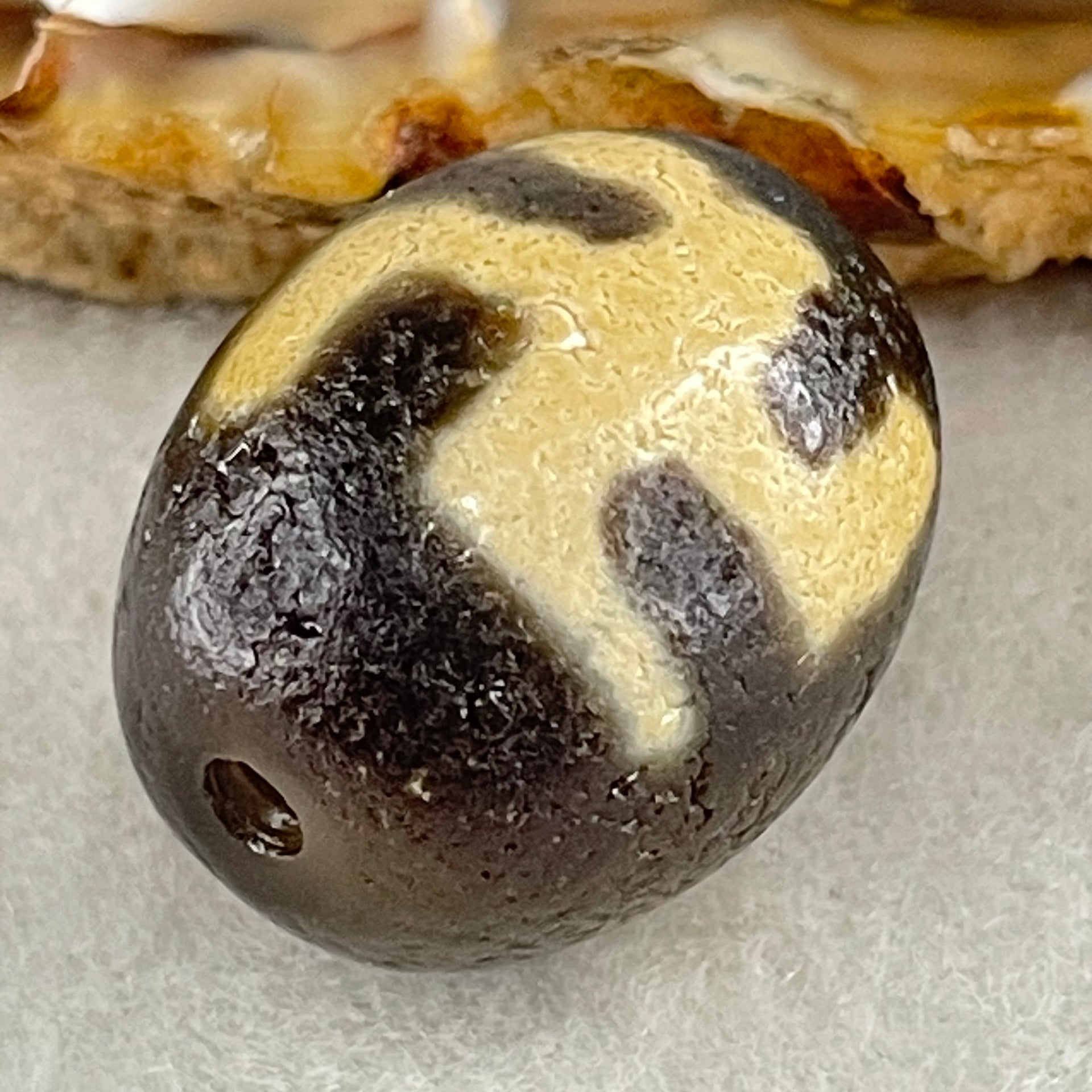 Natural Powerful Tibetan Old Oily Agate Double Swastika Dzi Bead (Hotu Dzi) 8.01g 20.5 by 16.5mm - Huangs Jadeite and Jewelry Pte Ltd