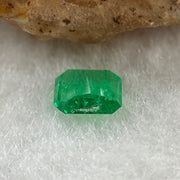 Natural Colombia Vivid Green Emerald (Beryl) Cut-Cornered Rectangular Step cut 0.42ct 5.4 by 4.4 by 2.1mm - Huangs Jadeite and Jewelry Pte Ltd
