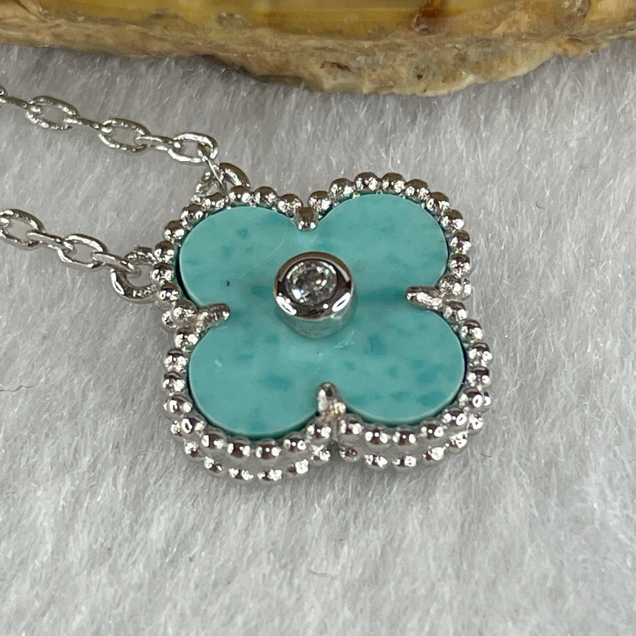 0.3Ct Colourless Round Brilliant Diameter 4.0mm VVS1 Excellent Cut Moissanite Excellent Polish Excellent Symmetry None Florescence in S925 Silver Blue 4 Leafs Clover Necklace Length 36-45cm GRA 883912091