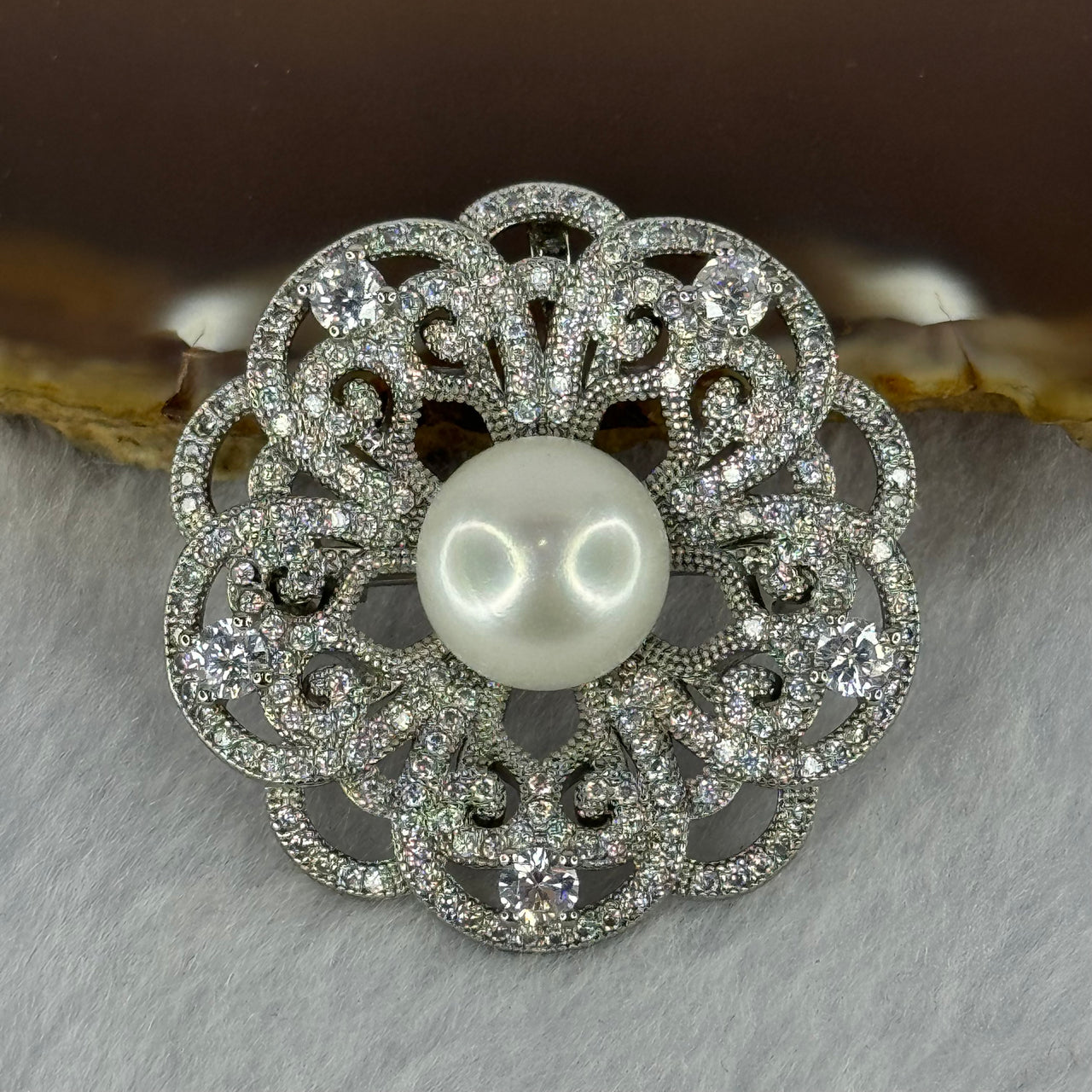 Natural white Pearl with Crystals in Sliver Flower Brooch and Pendant 10.26g 11.2mm - Huangs Jadeite and Jewelry Pte Ltd