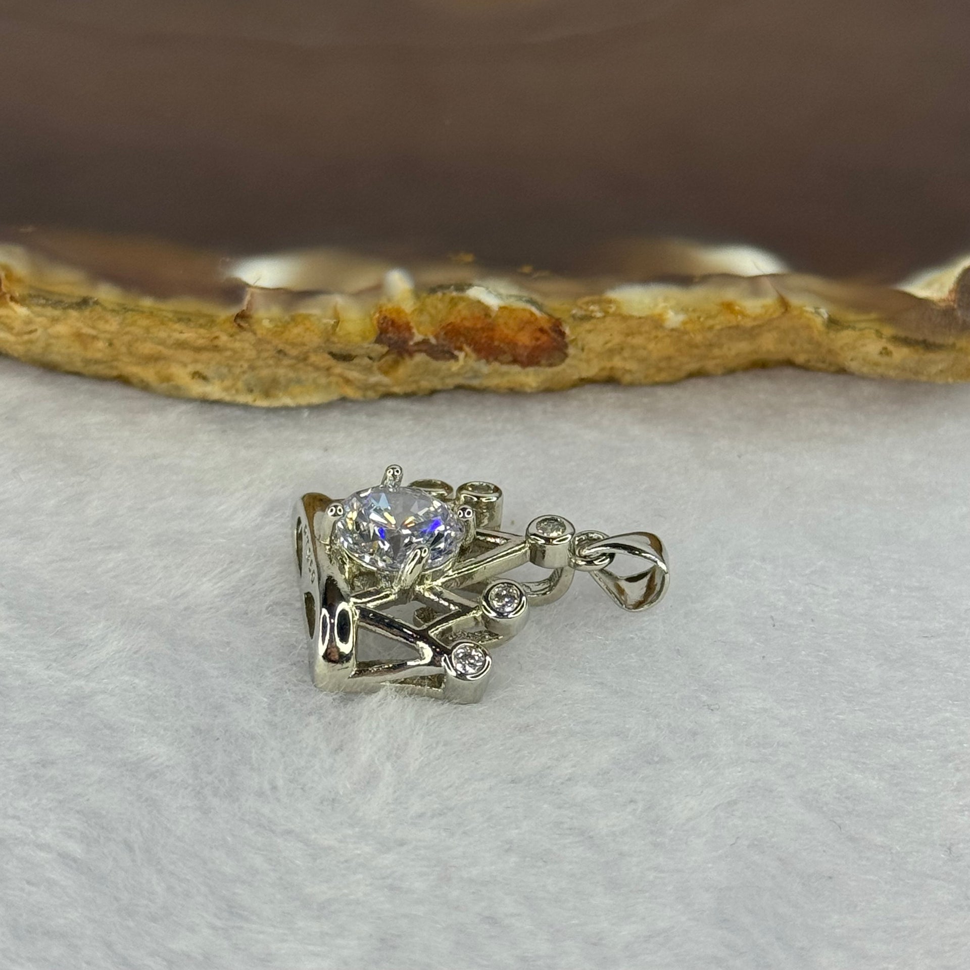 Moissanite in PT950 Plated Pendant 3.82g 7.6 by 3.0 mm - Huangs Jadeite and Jewelry Pte Ltd