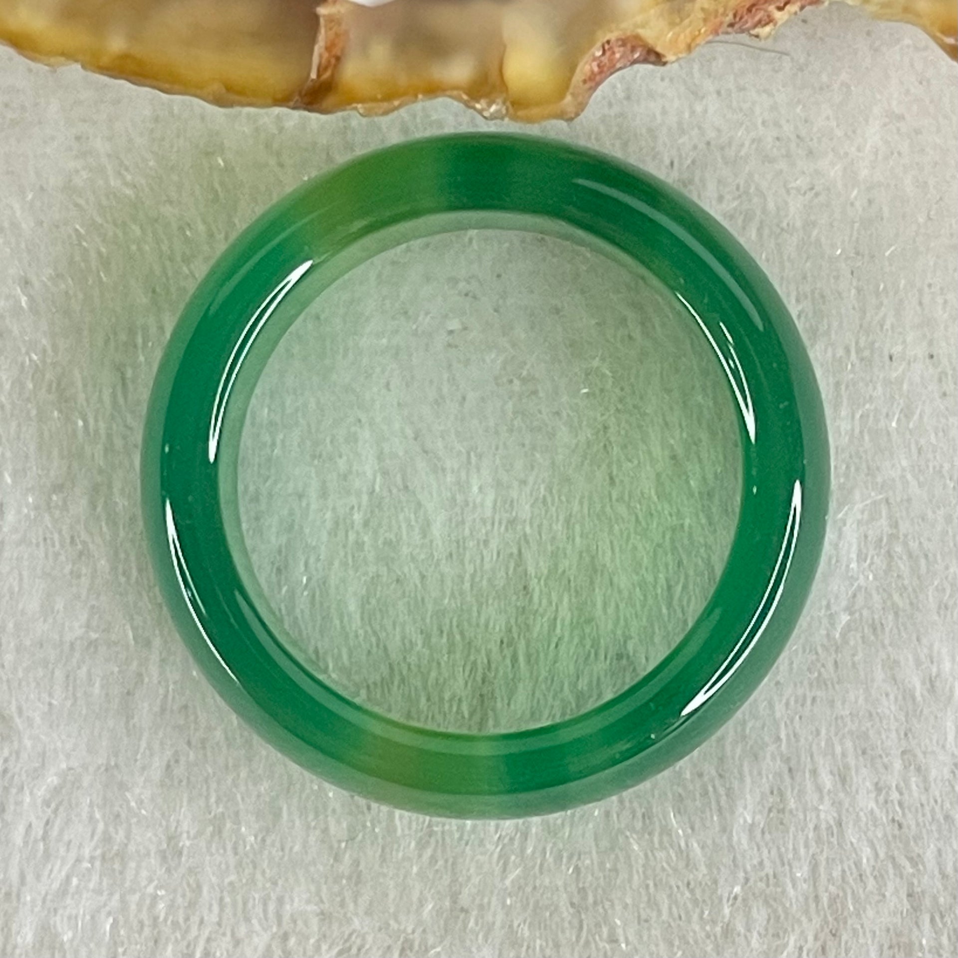 Natural Green Chalcedony Ring 2.55g 6.9 by 3.4mm US6.7 HK14.5 - Huangs Jadeite and Jewelry Pte Ltd