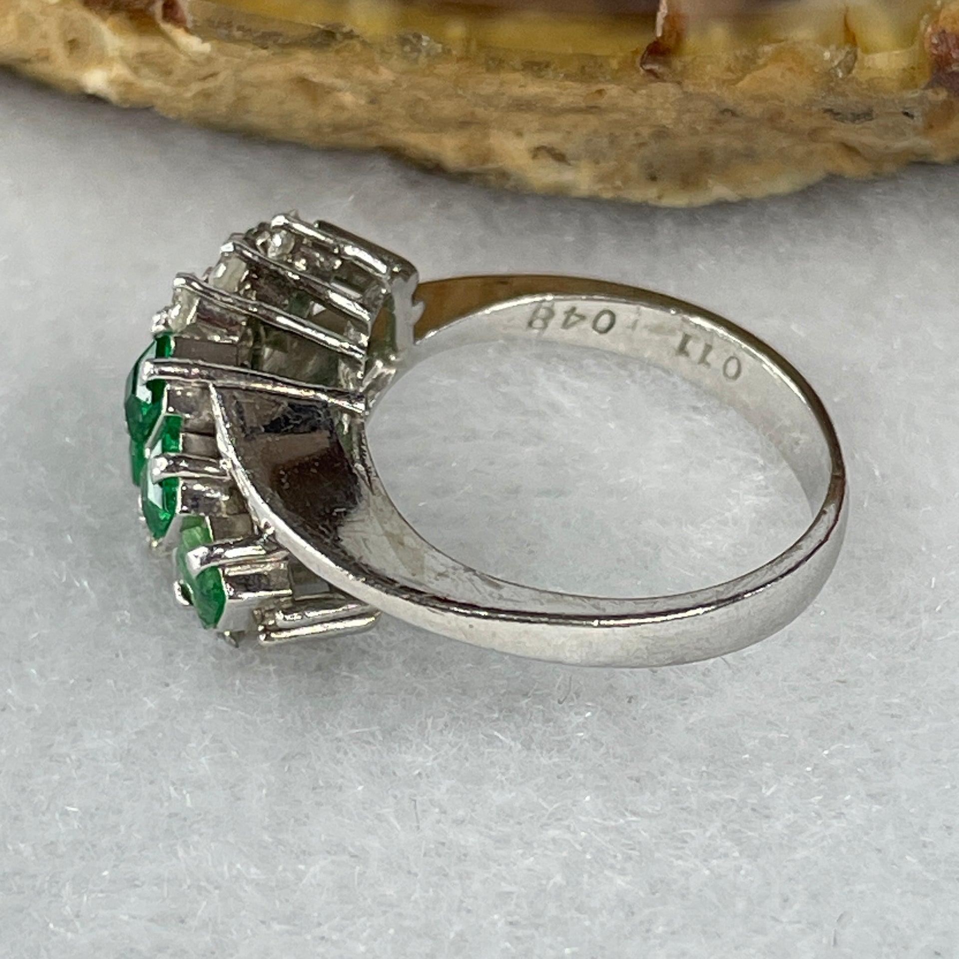 Natural Emeralds Total 0.48ct each approx 2.0 by 2.0 by 2.0mm and Natural Diamonds Total 0.11ct each about 1.5mm in Platinum PT900 Ring 4.87g US4 HK8.5 - Huangs Jadeite and Jewelry Pte Ltd