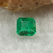 Natural Colombia Vivid Green Emerald (Beryl) Cut-Cornered Rectangular Step cut 0.45ct 5.0 by 4.6 by 2.8m - Huangs Jadeite and Jewelry Pte Ltd