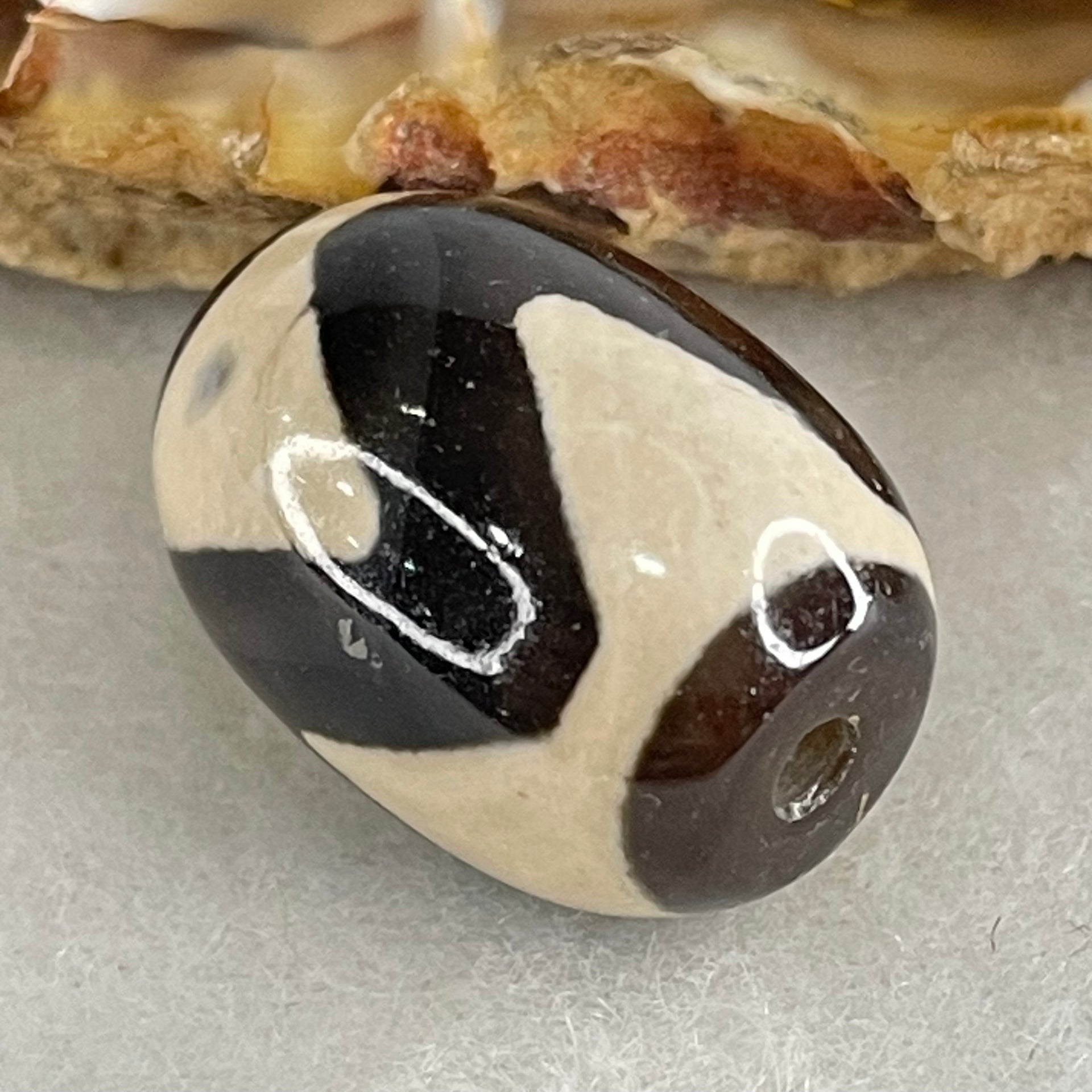 Natural Powerful Tibetan Old Oily Agate Tiger Tooth Daluo Dzi Bead Heavenly Master (Tian Zhu) 虎呀天诛 5.21g 18.5 by 13.6mm - Huangs Jadeite and Jewelry Pte Ltd