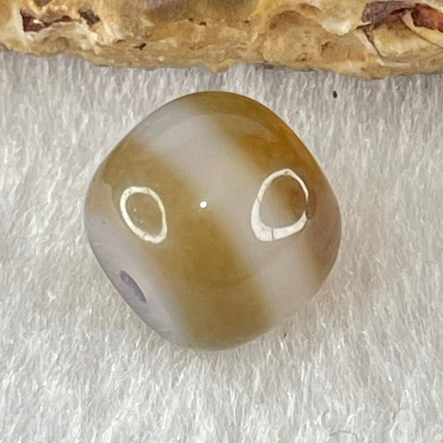 Natural Powerful Tibetan Old Oily Agate 1 Line Dzi Bead Heavenly Master (Tian Zhu) 1.94g 9.6 by 11.2mm - Huangs Jadeite and Jewelry Pte Ltd