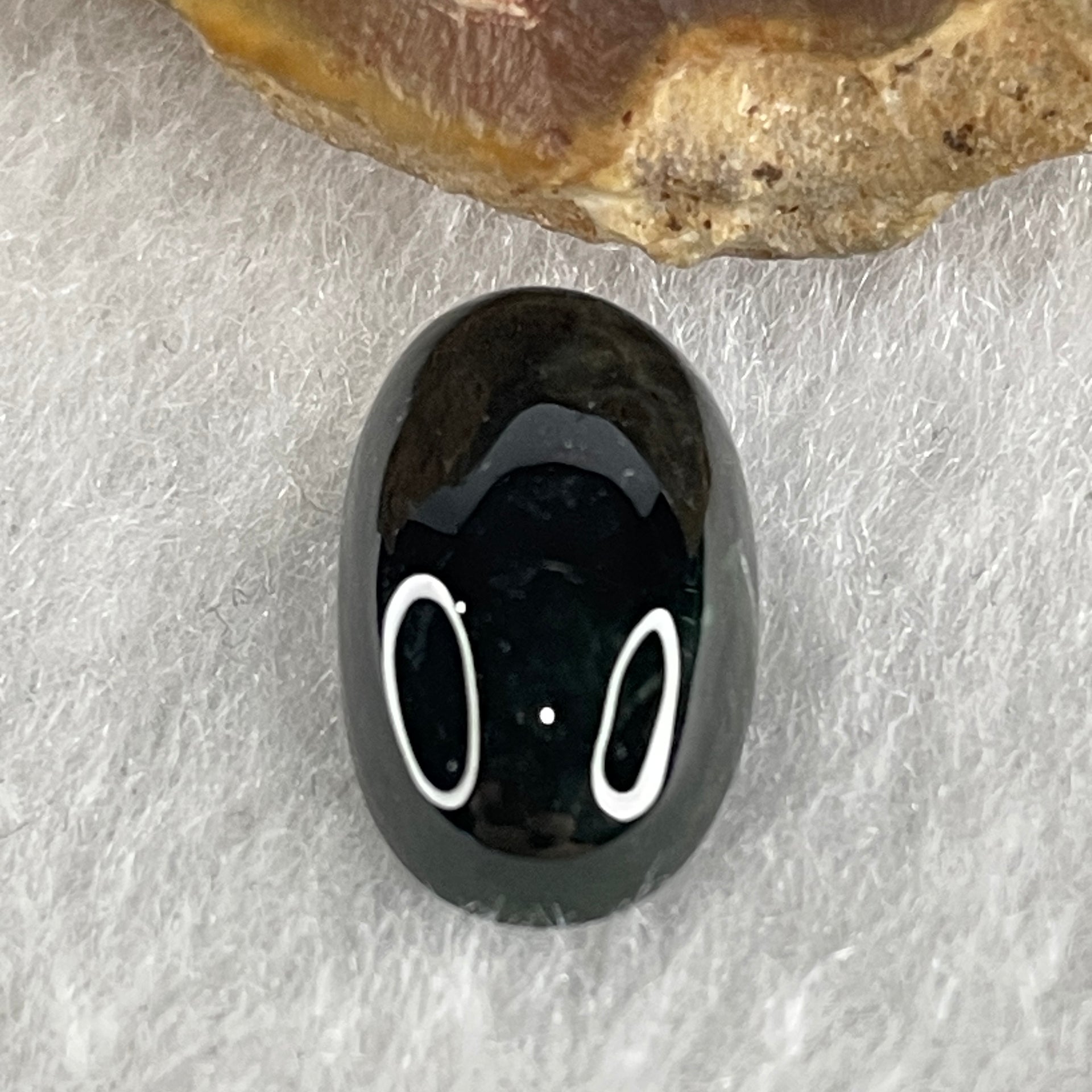 Type A Translucent Black Omphacite Jadeite Round Cabouchon Stone For Setting 1.27g 15.1 by 8.9 by 4.7mm - Huangs Jadeite and Jewelry Pte Ltd