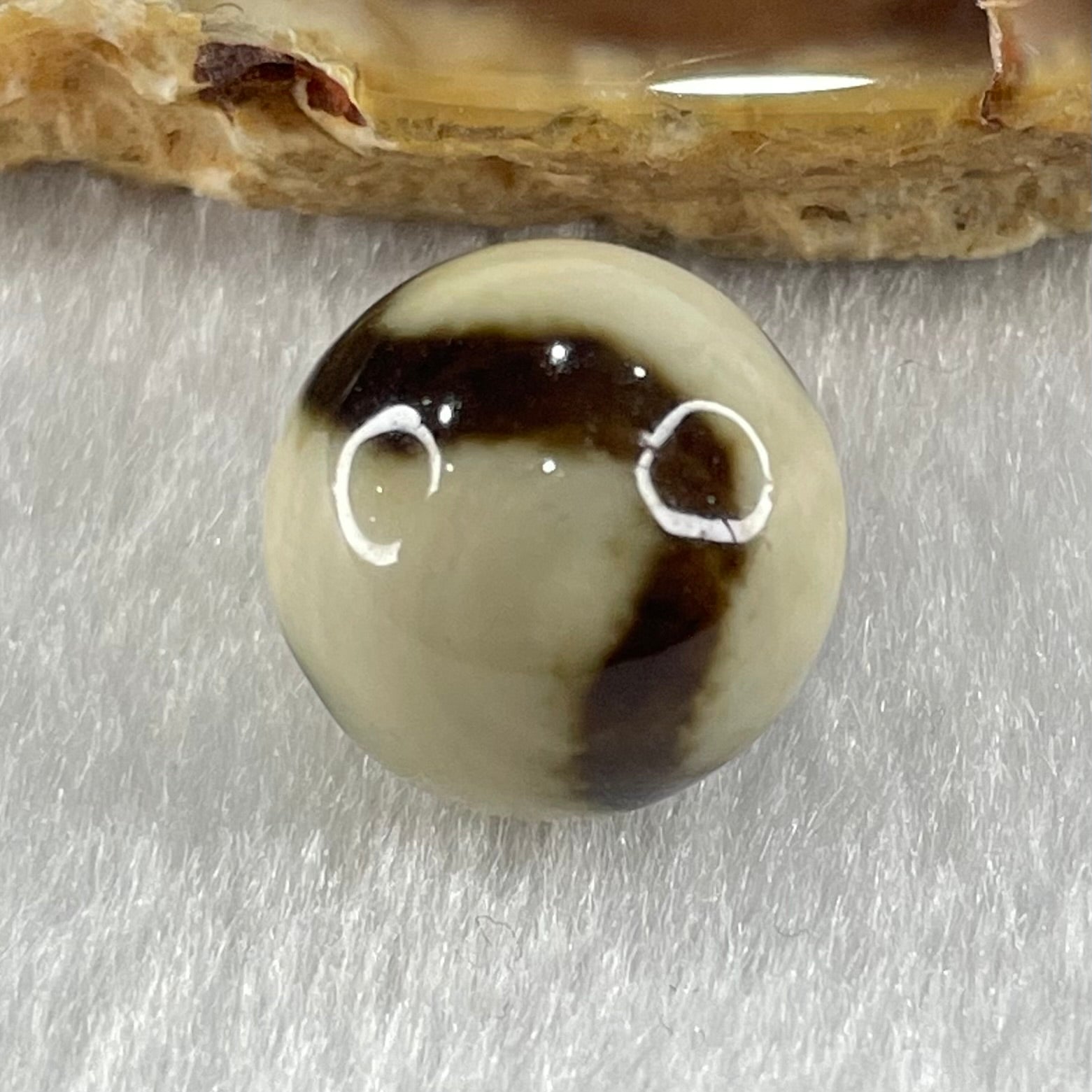 Natural Powerful Tibetan Old Oily Yellowish White with Black Agate Tiger Tooth Daluo Dzi Bead Heavenly Master (Tian Zhu) 虎呀天诛 3.42g 13.7mm - Huangs Jadeite and Jewelry Pte Ltd