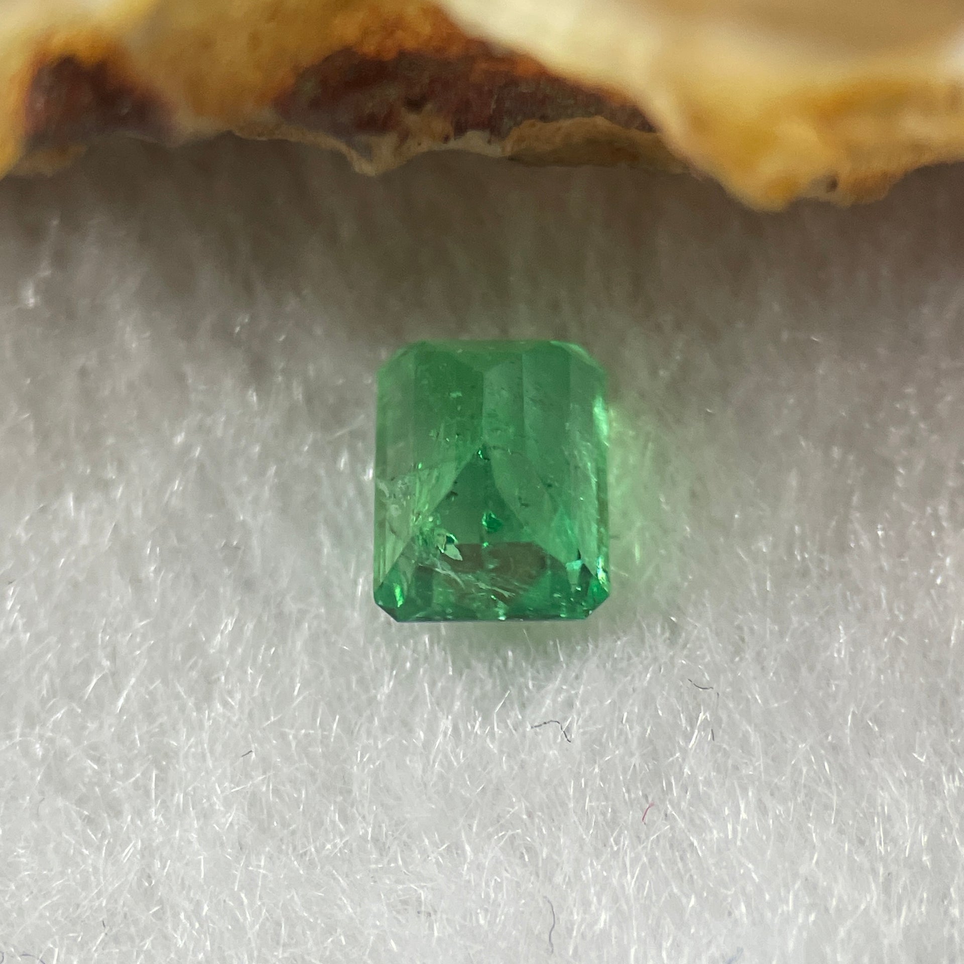 Natural Colombia Green Emerald (Beryl) Cut-Cornered Rectangular step cut 0.70cts 5.7 by 4.4 by 3.8mm - Huangs Jadeite and Jewelry Pte Ltd