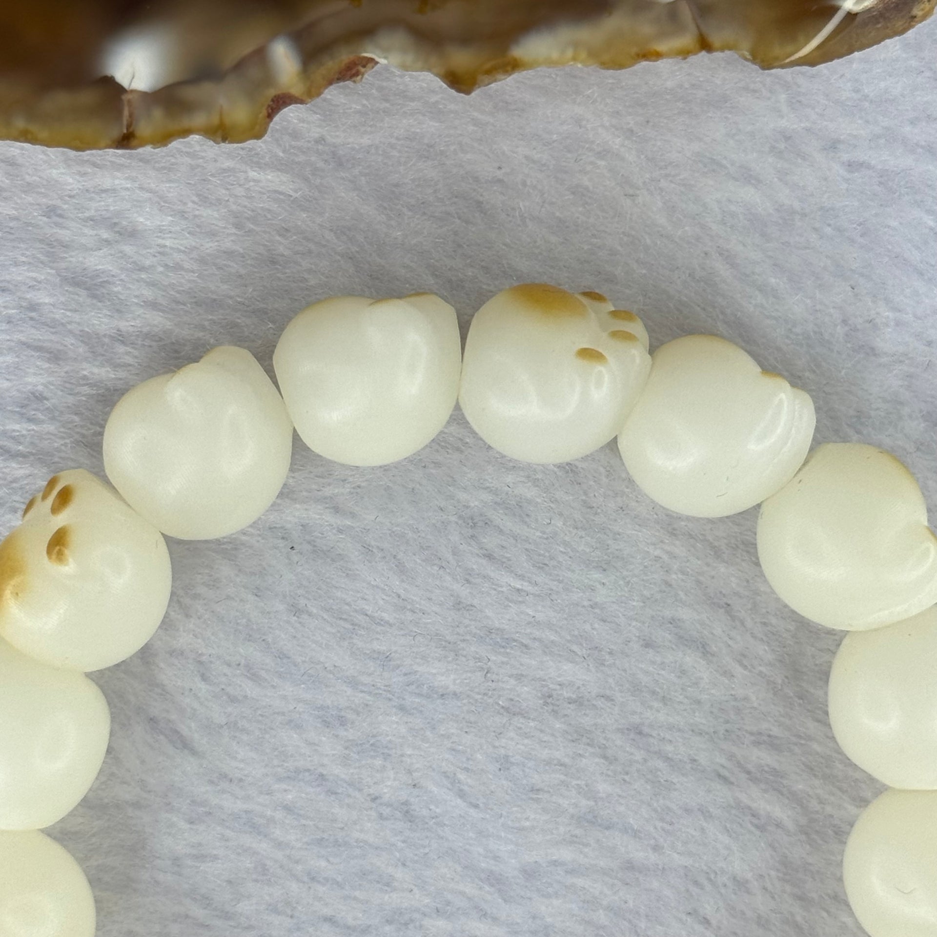 Natural White Color Bodhi Beads in Paw Bracelet 19.88g 16cm 12.2mm 17 Beads - Huangs Jadeite and Jewelry Pte Ltd