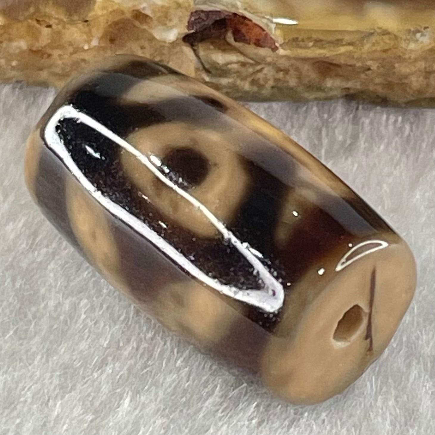 Natural Powerful Tibetan Old Oily Agate Patina Guiren Tairen Human Dzi Bead Totem Amulet Heavenly Master (Tian Zhu) 贵人天诛 4.53g 19.7 by 11.7mm - Huangs Jadeite and Jewelry Pte Ltd