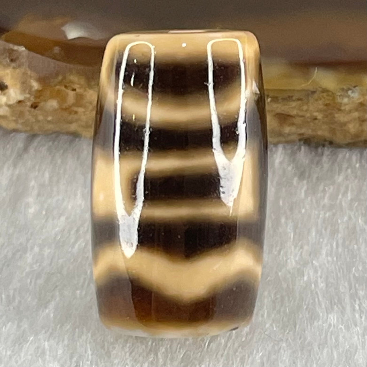 Natural Powerful Tibetan Old Oily Agate Sky Door Serenity 1 Eye Dzi Bead Heavenly Master (Tian Zhu) 一眼天门天诛 4.82g 19.9 by 11.7mm - Huangs Jadeite and Jewelry Pte Ltd