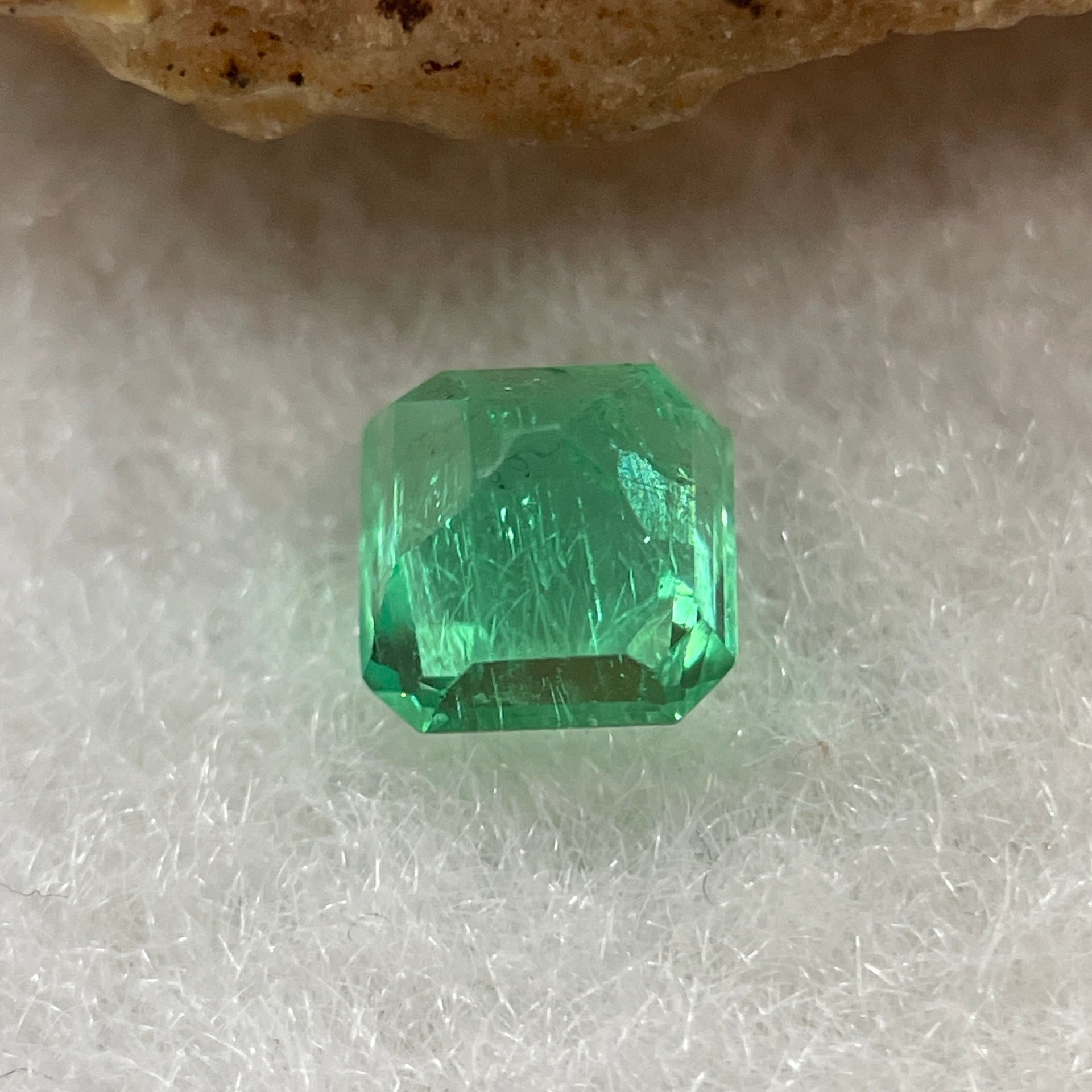 Natural Colombia Vivid Green Emerald (Beryl) Cut-Cornered Square Step cut 0.49ct 4.6 by 4.5 by 3.2mm - Huangs Jadeite and Jewelry Pte Ltd