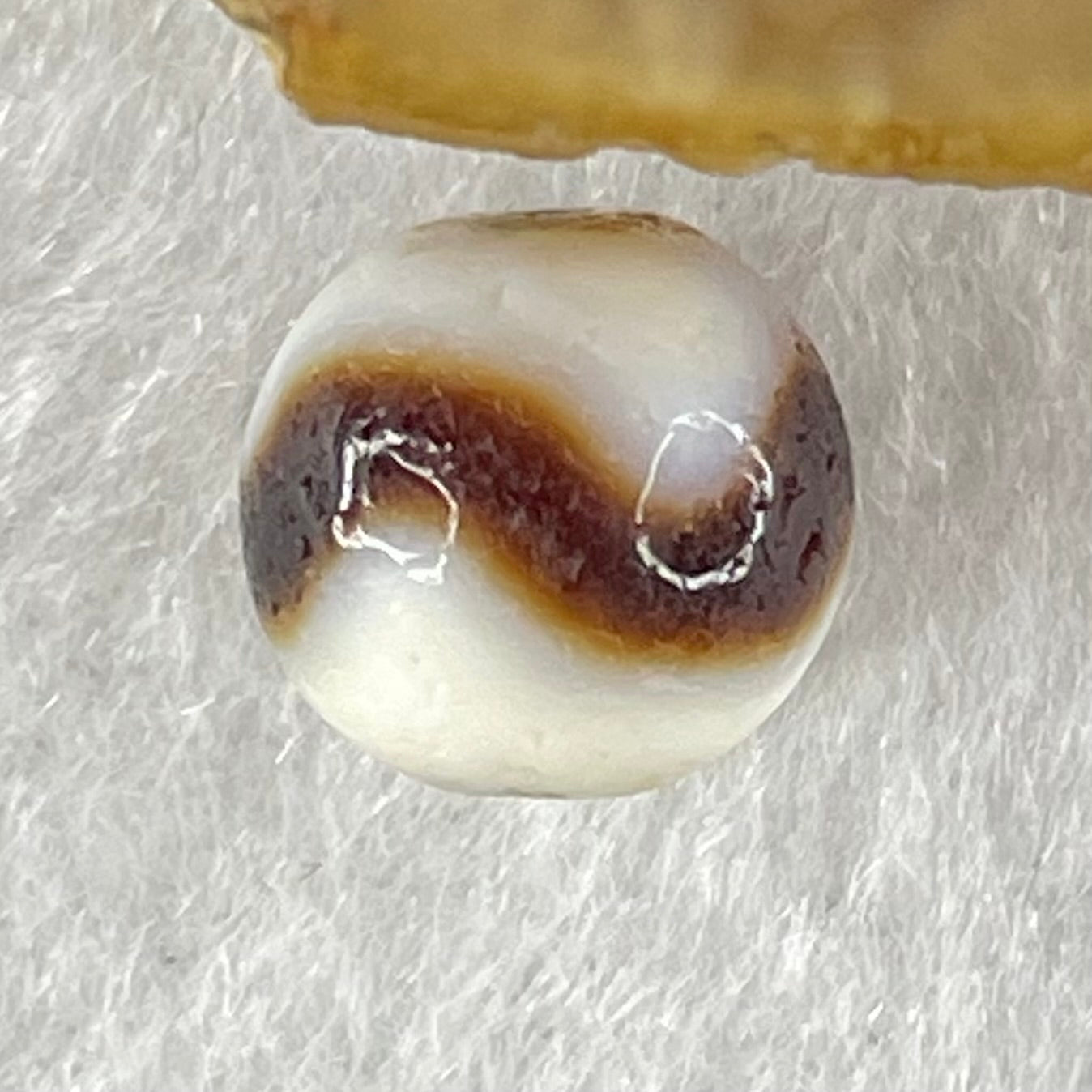 Natural Powerful Tibetan Old Oily Agate Tiger Tooth Daluo Dzi Bead Heavenly Master (Tian Zhu) 虎呀天诛 1.33g 9.5 by 10.0mm - Huangs Jadeite and Jewelry Pte Ltd