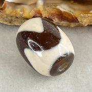 Natural Powerful Tibetan Old Oily Agate Tiger Tooth Daluo Dzi Bead Heavenly Master (Tian Zhu) 虎呀天诛 4.40g 17.4 by 12.9mm - Huangs Jadeite and Jewelry Pte Ltd