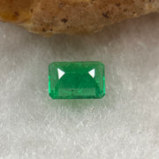 Natural Colombia Vivid Green Emerald (Beryl) Cut-Cornered Rectangular Step cut 0.48ct 5.5 by 3.9 by 2.9mm - Huangs Jadeite and Jewelry Pte Ltd